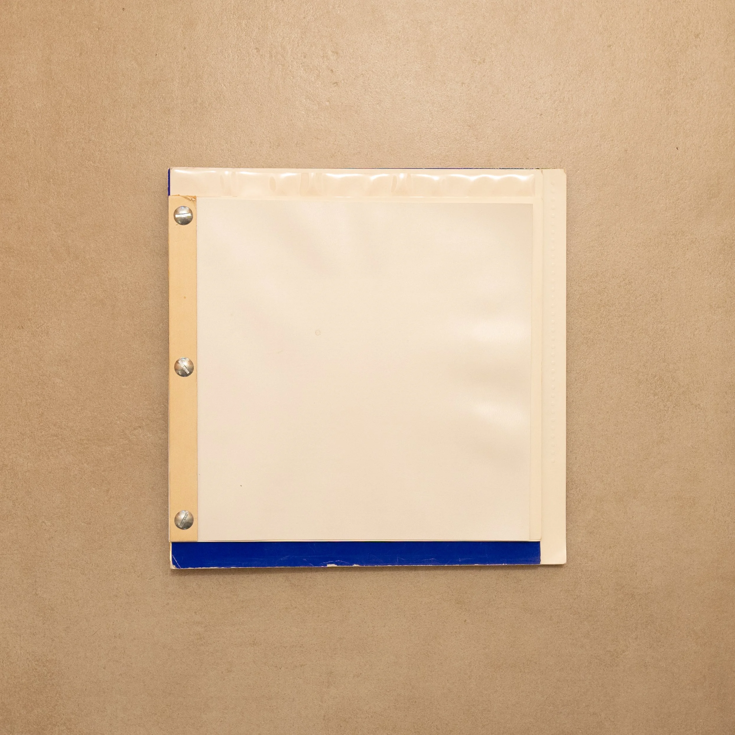 AA.VV. / Lo spazio interno ed esteriore. Un’esposizione sull’arte univer- sale / Den inre och den yttre rymden, en utställning rörande universell konst. The inner and the outer space