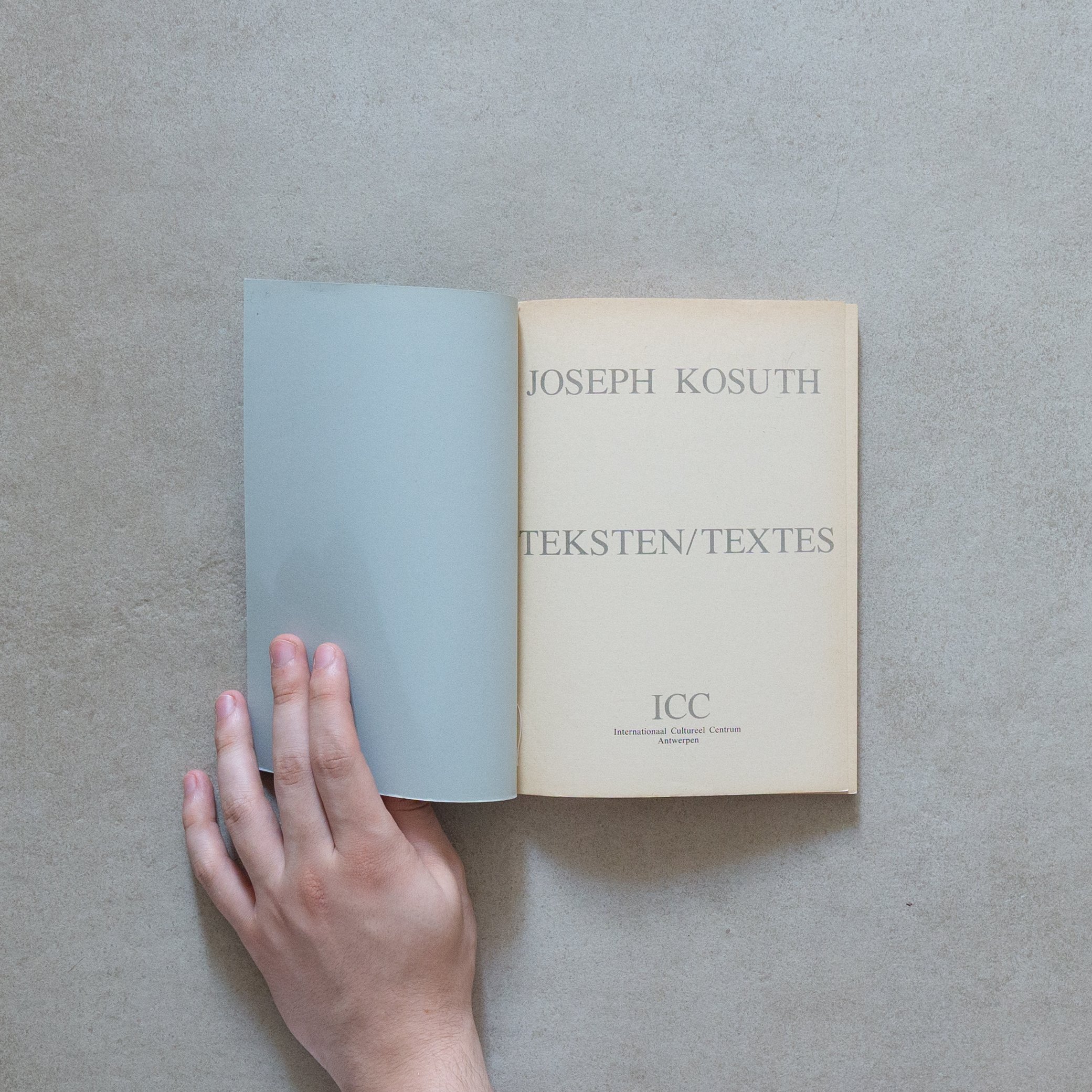kosuth-1975-teksten2-595164.jpg