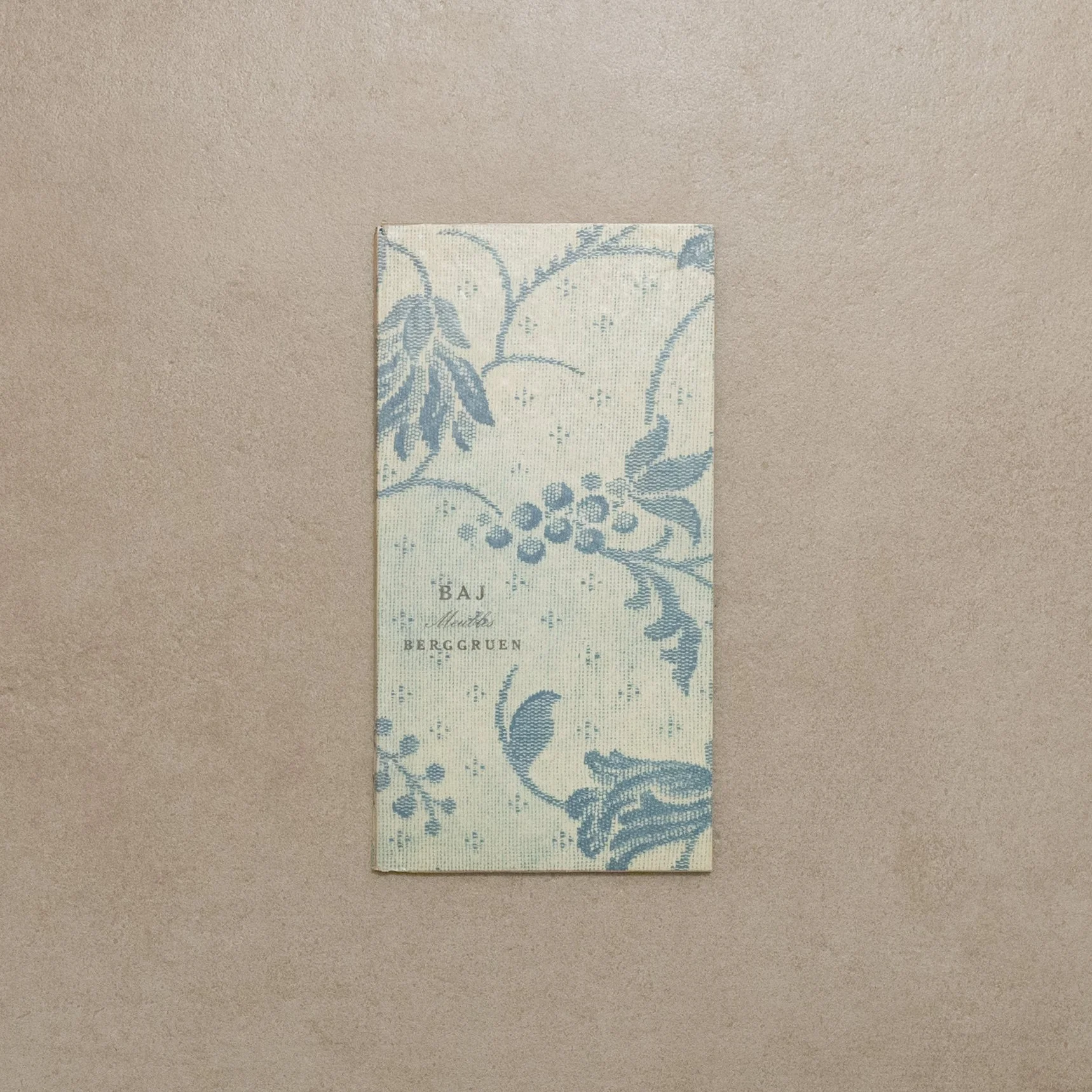 Enrico Baj / Queneau présenter le meubles de Baj chez Berggruen à Paris