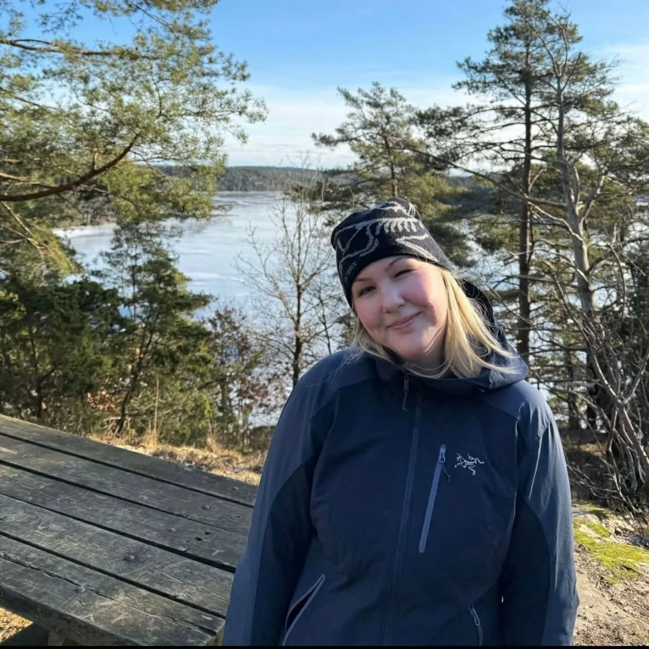 Hej!
Mitt namn &auml;r Bettina och jag g&aring;r termin 8 p&aring; logopedprogrammet. Jag &auml;r sekreterare i LAUR vilket inneb&auml;r att min fr&auml;msta uppgift &auml;r att anteckna och f&ouml;ra protokoll p&aring; allt viktigt som s&auml;gs und