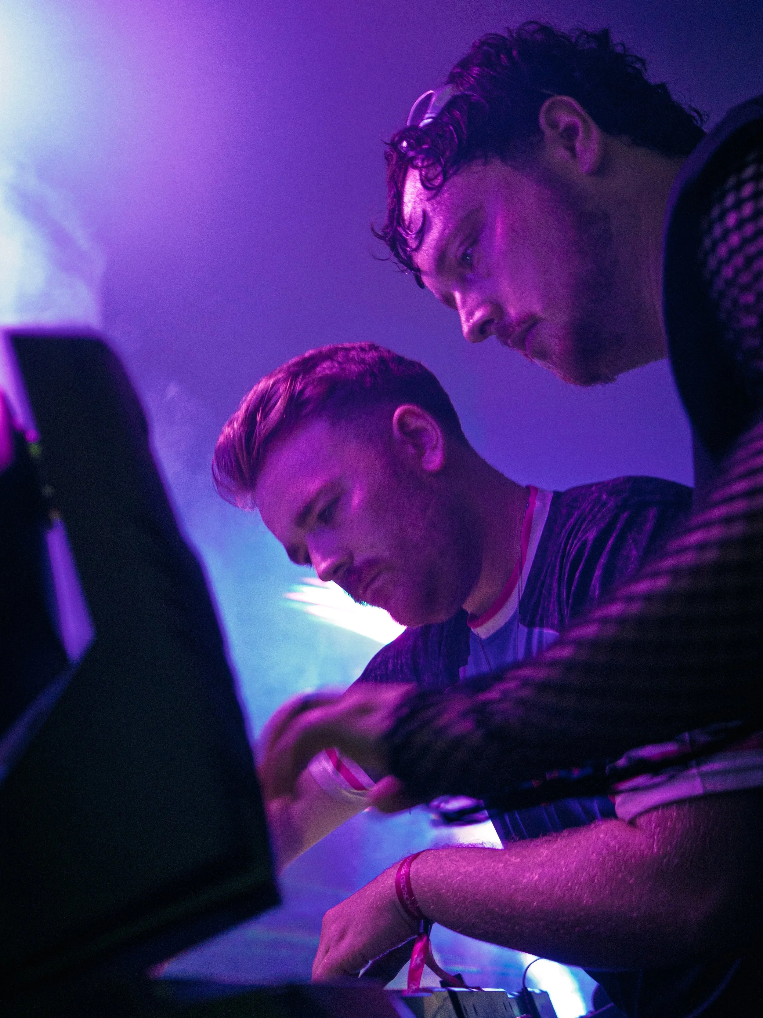 First ever B2B w @alex.kalameet at @letloose.festival  dropping silly amounts of Neurofunk 🌒

Thanks to @joepugh20 for capturing this belter 📸

Better start on next years set 👀