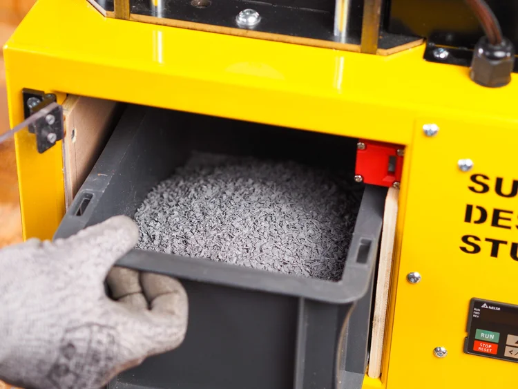 Consistent 8 mm plastic flake produced by the Desktop Shredder V2