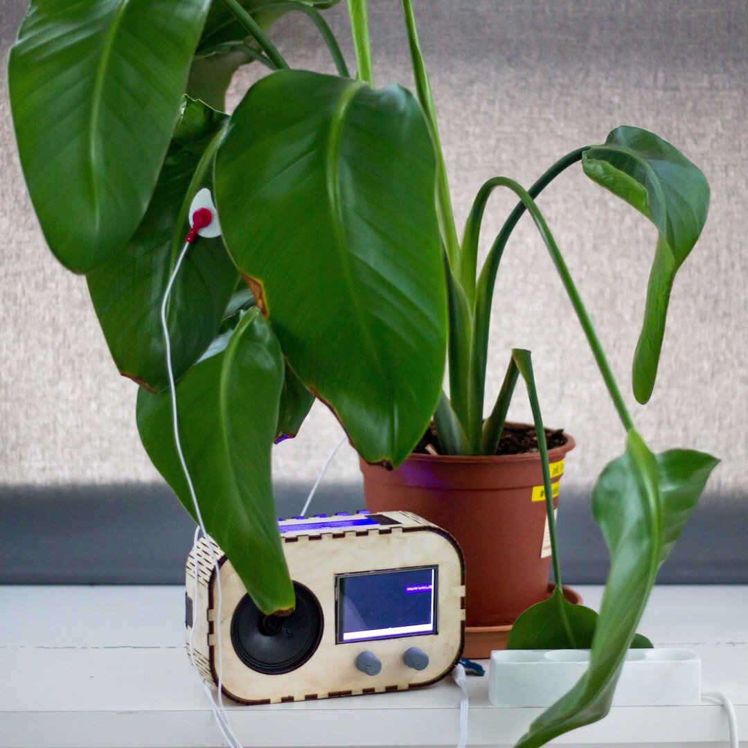 Progress has been made in our 'plant-radio' prototype! Every participant of the event will get to bring a radio home to their plants, so if that gets you pumped, then apply for the event before 1st of August!

Application: www.growingcodesign.com/joi