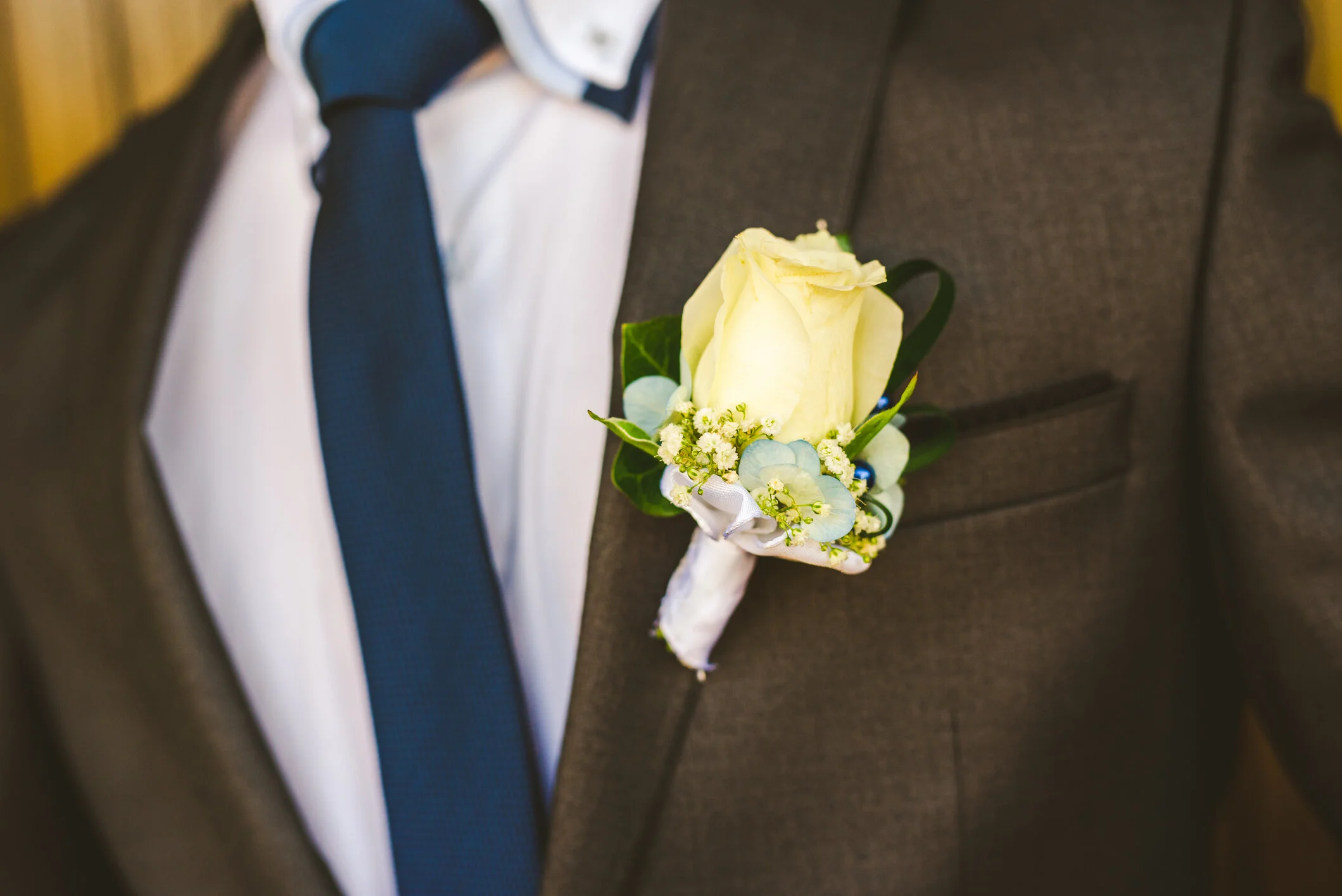 William_Paul_Bridesmaids_Boutonnieres8.jpg