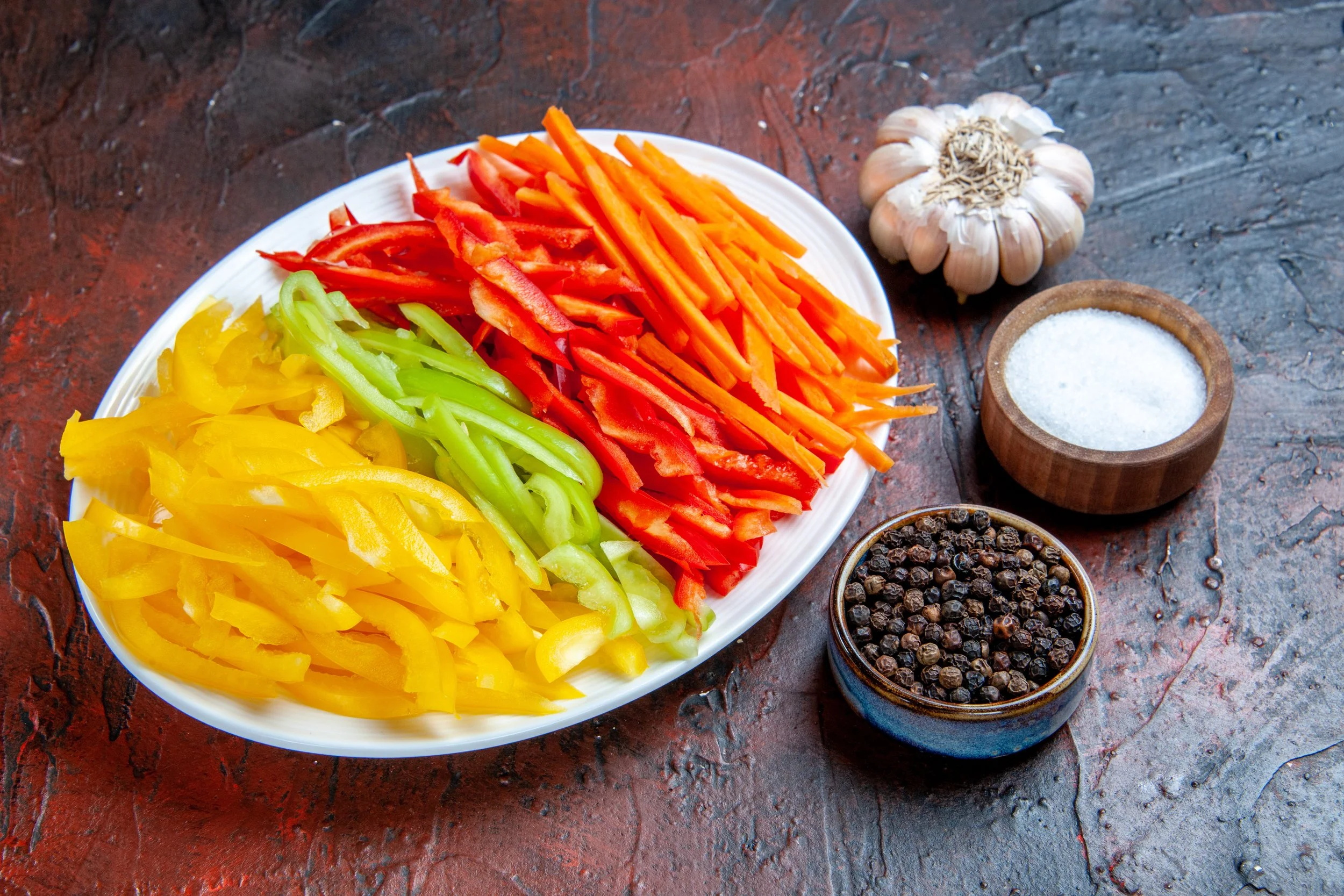 colorful-cut-peppers-KamranAydinov.jpg
