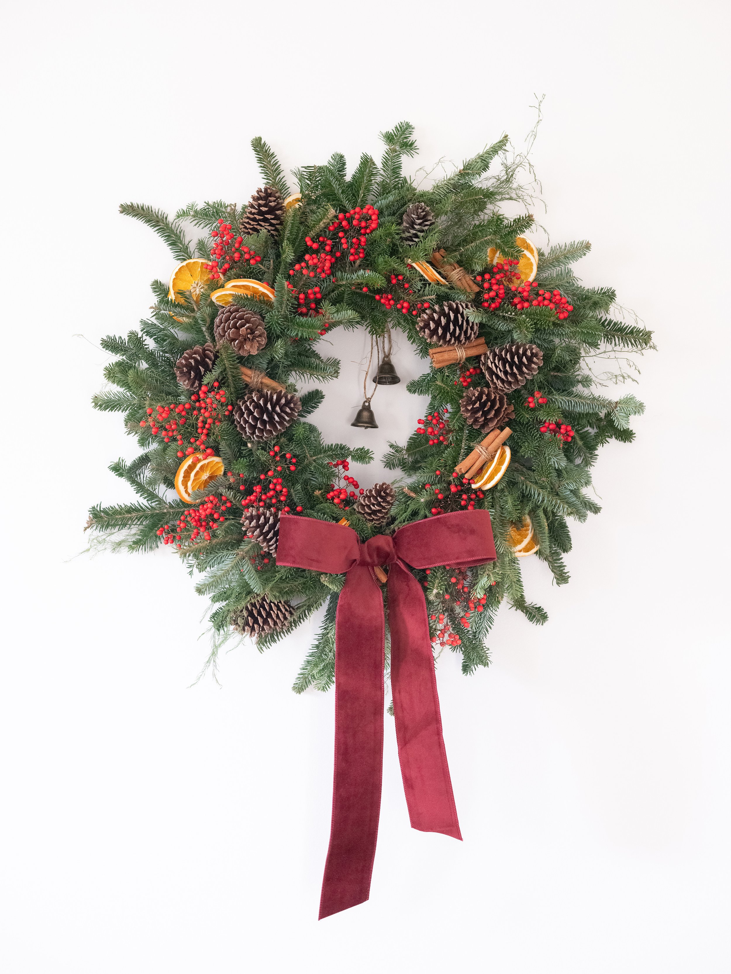 CardinalsNest-ChristmasWreaths-Farmhouse1851_01.JPG