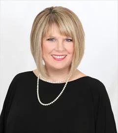 Heidi Jerakis Headshot.jpeg