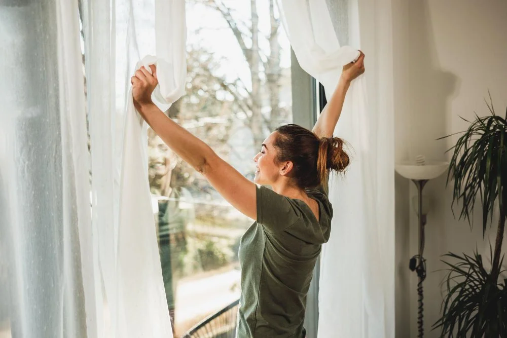 Pick an Energy-Efficient Window: Minimize Your Utility Bills