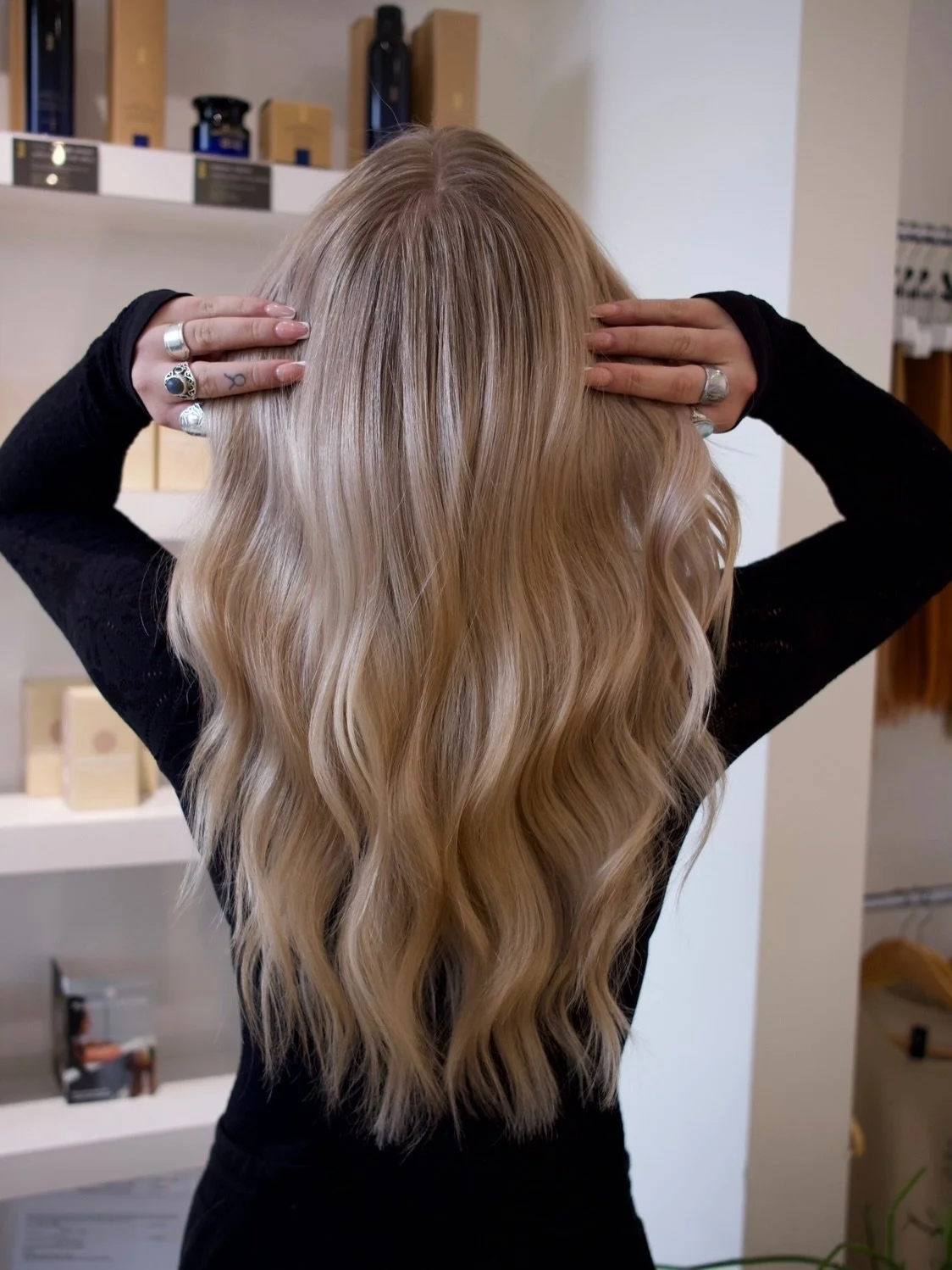 JR Stylists are 🔥 full blonding session with

@hairbycarlene.nh @_hair_by_g