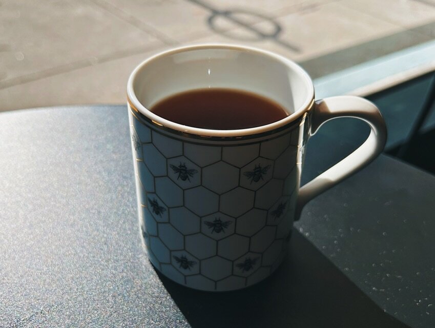 Nothing motivates me on a wimdy day quite like a robust cup of our Richmond Breakfast tea. 🤩

This blend of rich Chinese and Indian black teas is complimented by the elusive Lapsang Souchong for a smoky finish. ☕️

#rva #tea #richmondva #virginia #t