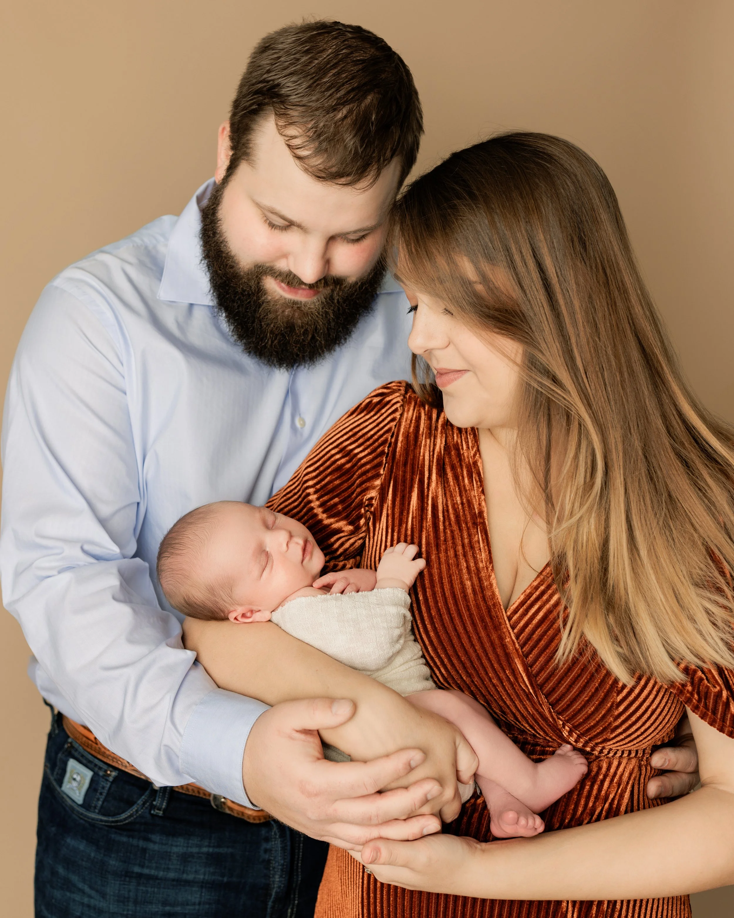 Eli Johnson Newborn (1).jpg