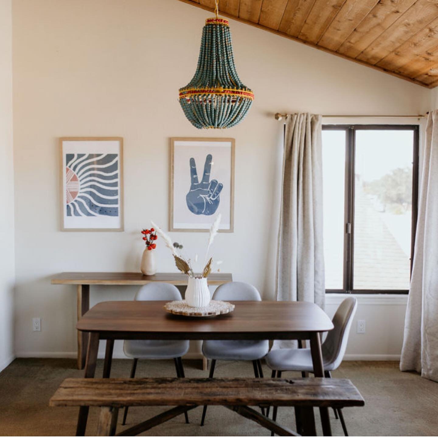 Manzanita House is now live! click the link in bio to book your Outstanding Stay! 
.
.
.
.
.
.
.
#beach #vacation #vacationrental #lososos #centralcoast #morrobay #airbnb #airbnbsuperhost #travel #wanderlust