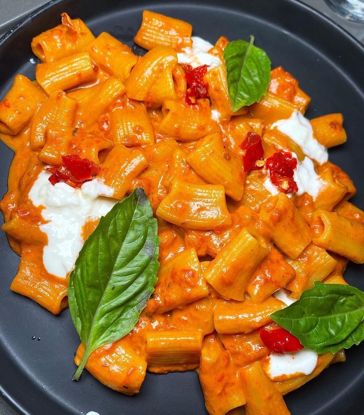 Any plans for #HumpDay? Try our delicious RIGATONI VODKA! 🔥🍝
📸: @nyplatechaser
The #1653PIZZACOMPANY is now OPEN‼️
#Huntington #LongIsland