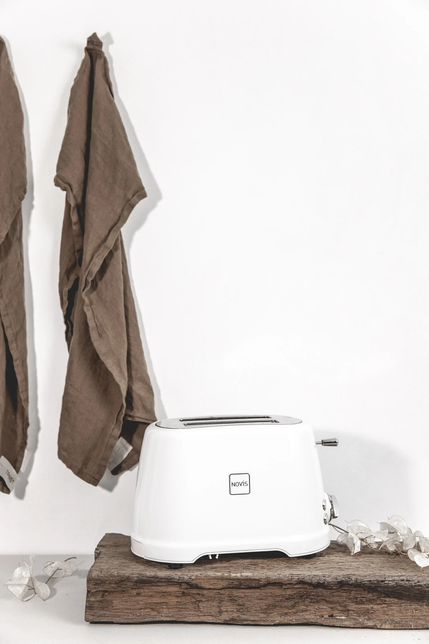 NADIA'S WHITE LINE TOASTER | WEISS