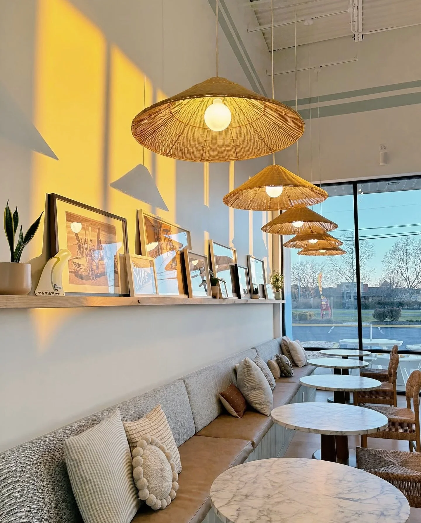 That morning glow + the perfect cup of joe ☕️ @thestoke 

Design: @tayfuscodesign 
Architect: @haleyarchitecture 
Contractor: @gladdenconstruction 
Paint: @portsidepaint 
Signage: @plakthat 
Brand Design: @mdavidweeks