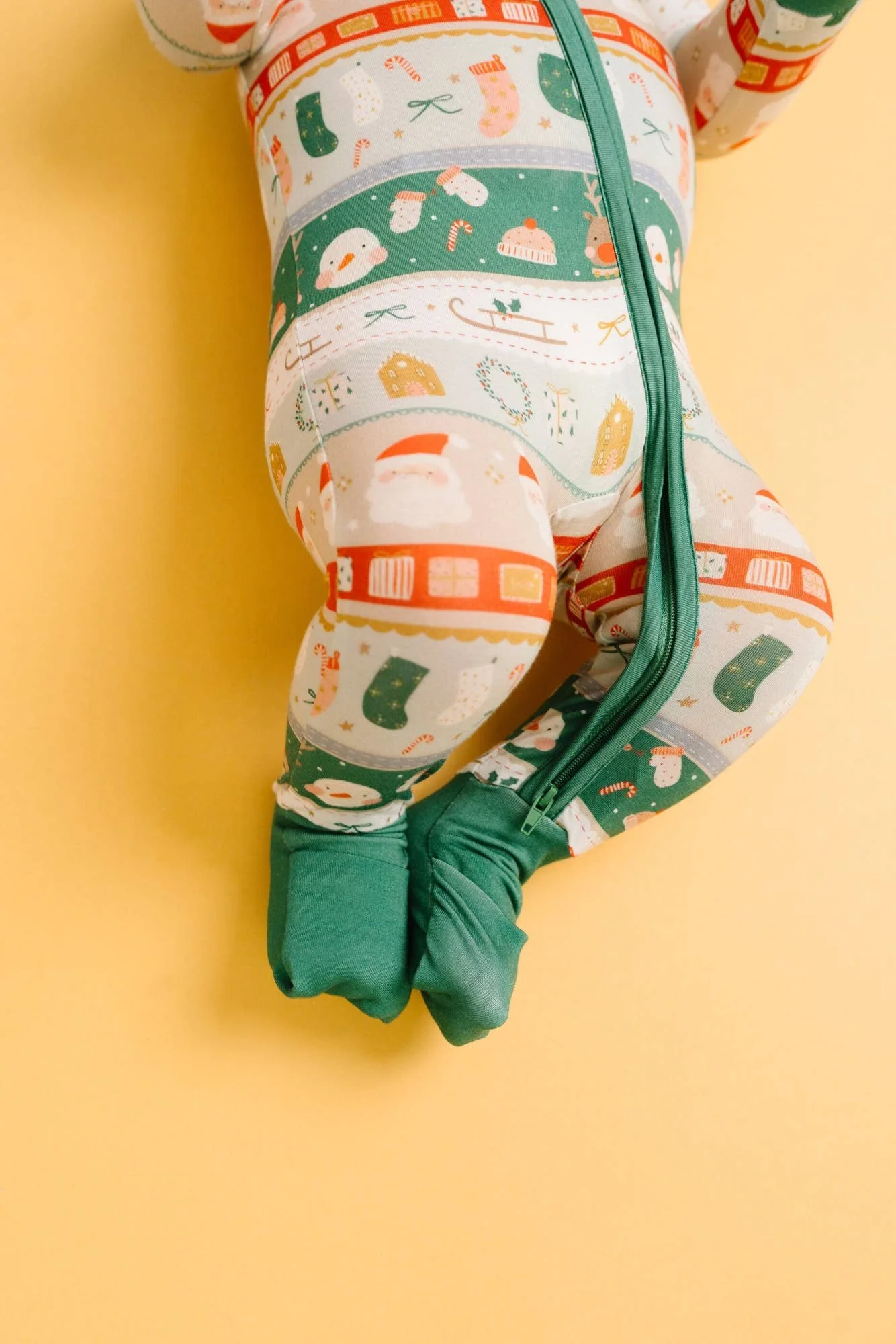 merry-little-christmas-bamboo-sleeper-9.jpg (Copy)