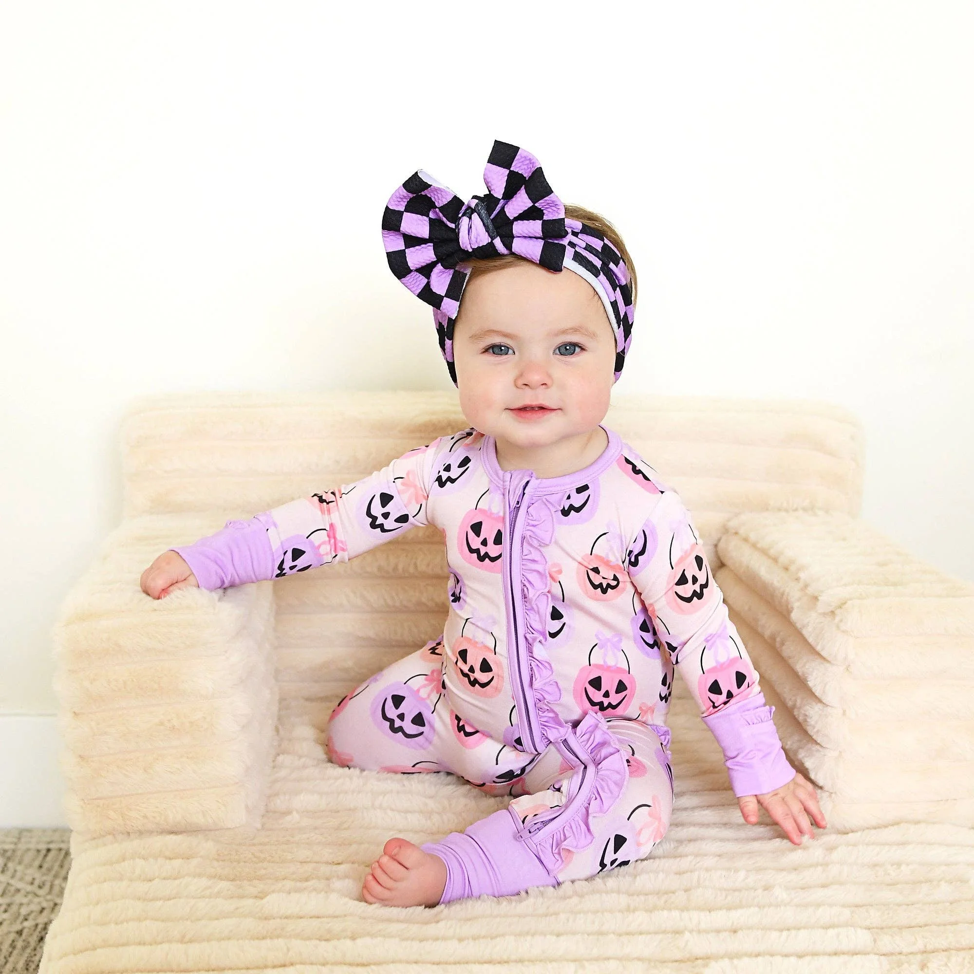 emmy-ruffle-zip-bamboo-halloween-pumpkins-baby-outfit-15.jpg
