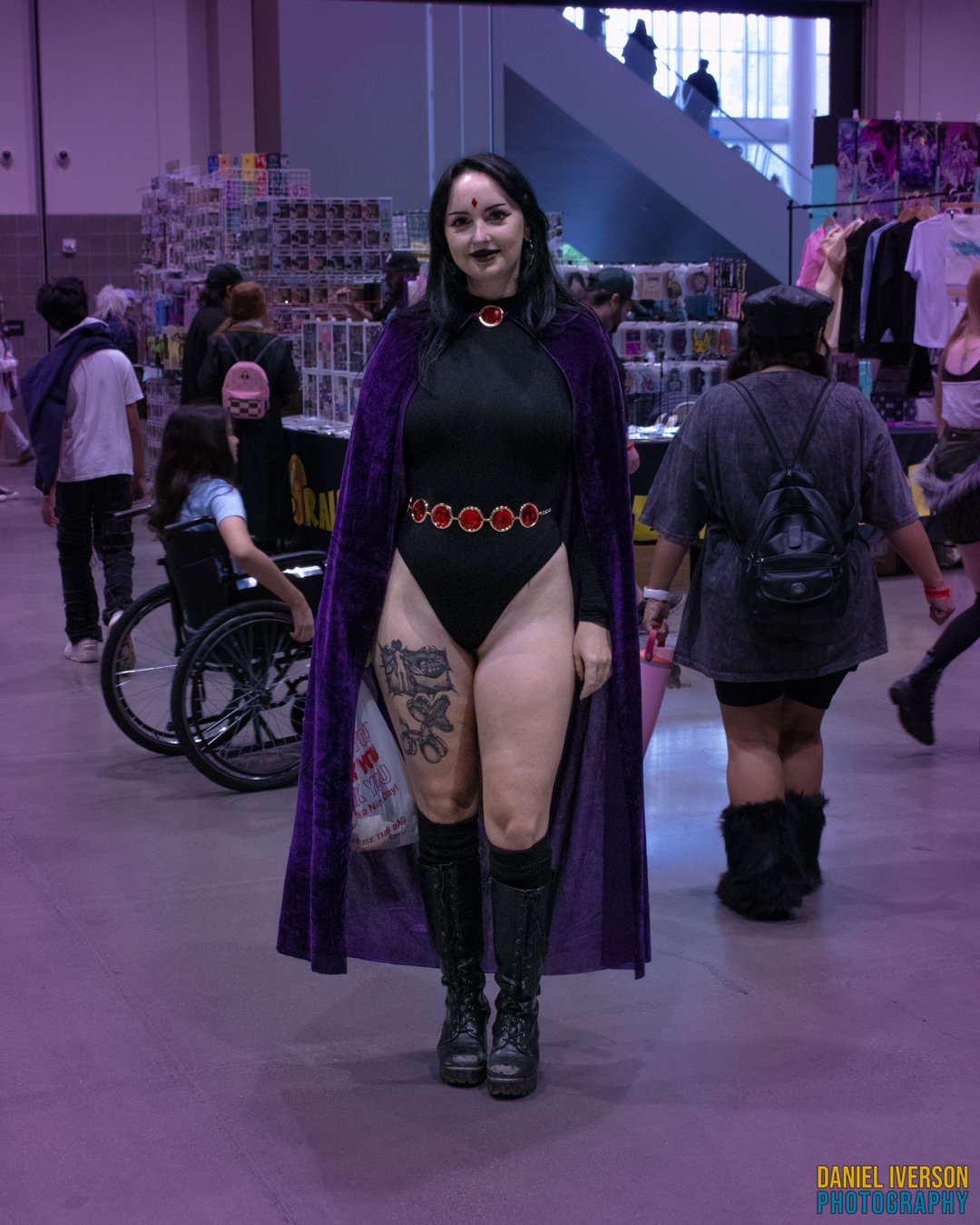 Cosplayer @fairyfvck as Raven from Teen Titans!!!!
------------------------------------
#cosplayphotographer #sacanimesummer #ravencosplay #teentitanscosplay #sacanime2026