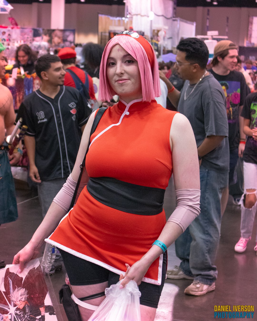 Cosplayer @mads.bats as Sakura from Naruto!!!!
------------------------------------
#cosplayphotographer #sacanimesummer #sakuracosplay #narutocosplay #sacanime2026