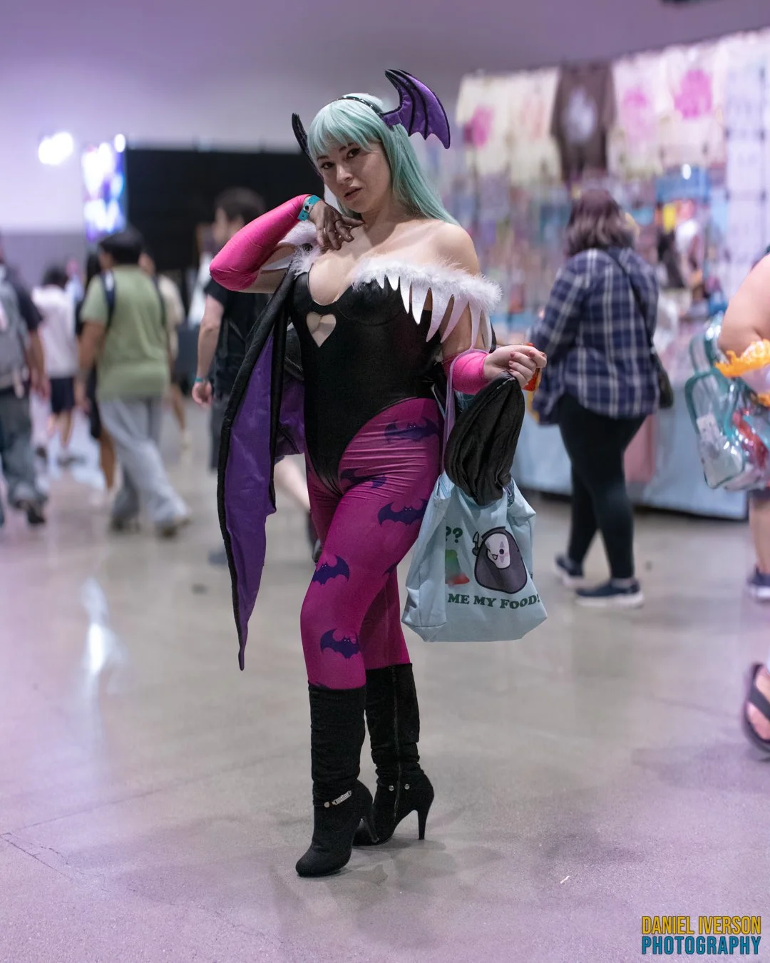 Cosplayer @artisticalex as Morrigan from Darkstalkers!!!!
------------------------------------
#cosplayphotographer #sacanimesummer #morrigancosplay #darkstalkerscosplay #sacanime2026