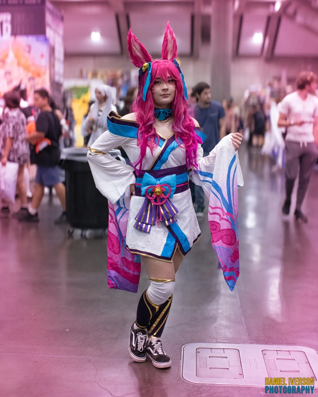 Cosplayer @world_devourer_ as Ahri from League of Legends!!!!
------------------------------------
#cosplayphotographer #sacanimesummer #ahricosplay #leagueoflegendscosplay #sacanime2026