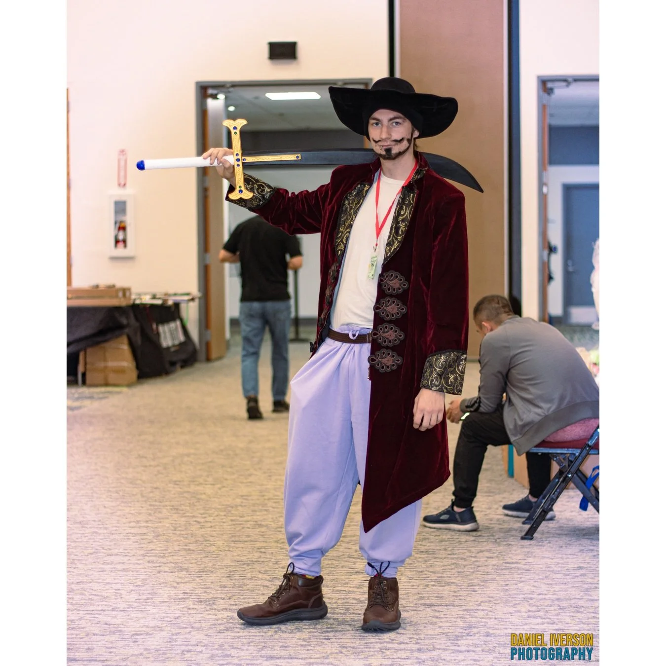 Cosplayer @huskygod0 as Dracule Mihawk from One Piece!!!!
------------------------------------
#cosplayphotographer #snafucon #draculemihawkcosplay #onepiececosplay #mihawkcosplay