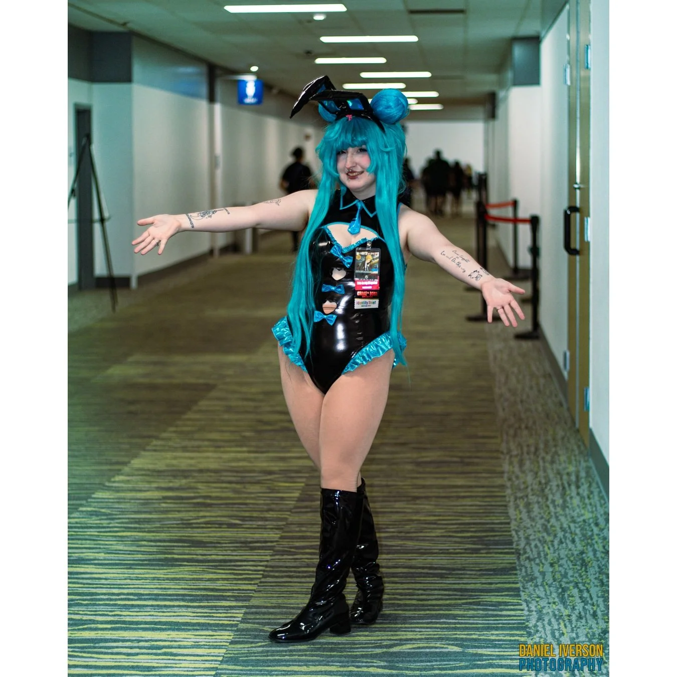 Cosplayer @astros_here as bunny Hatsune Miku!!!!!
------------------------------------
#cosplayphotographer #snafucon #hatsunemikucosplay #mikucosplay #bunnymiku