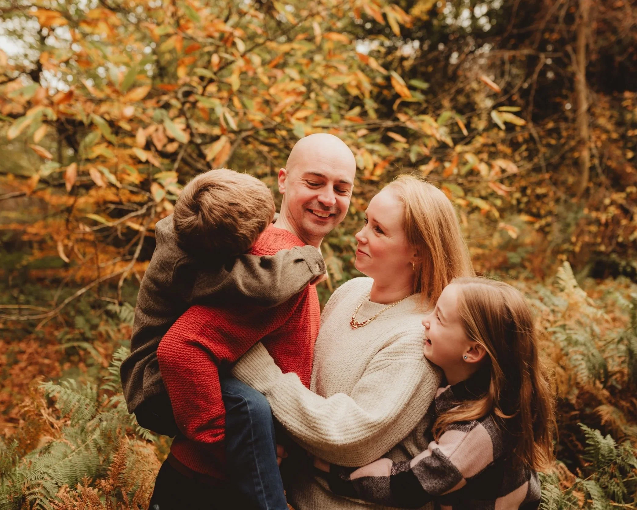 autumn-woodland-mini-session-saffron-walden