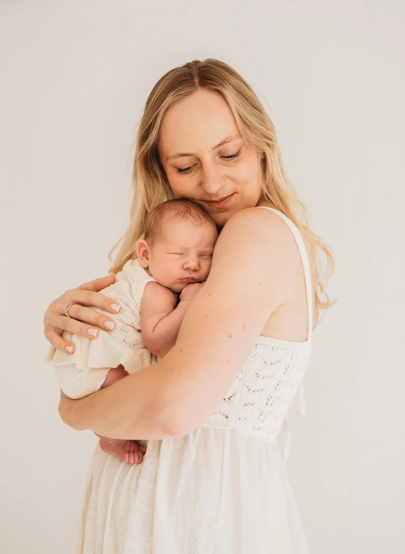 Newborn-Family-photoshoot-jodie-wilson-photography-saffron-walden-essex-cambridge-5.jpg