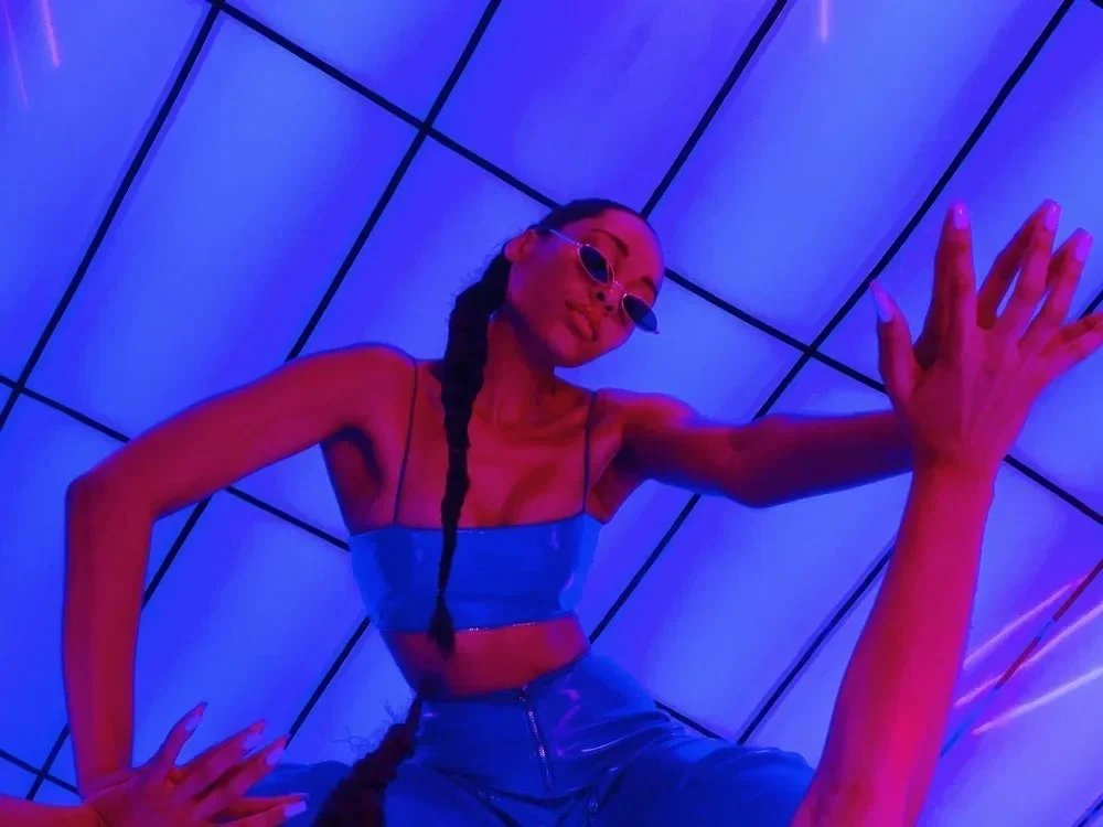 Apple / Shot by Adrienne Raquel