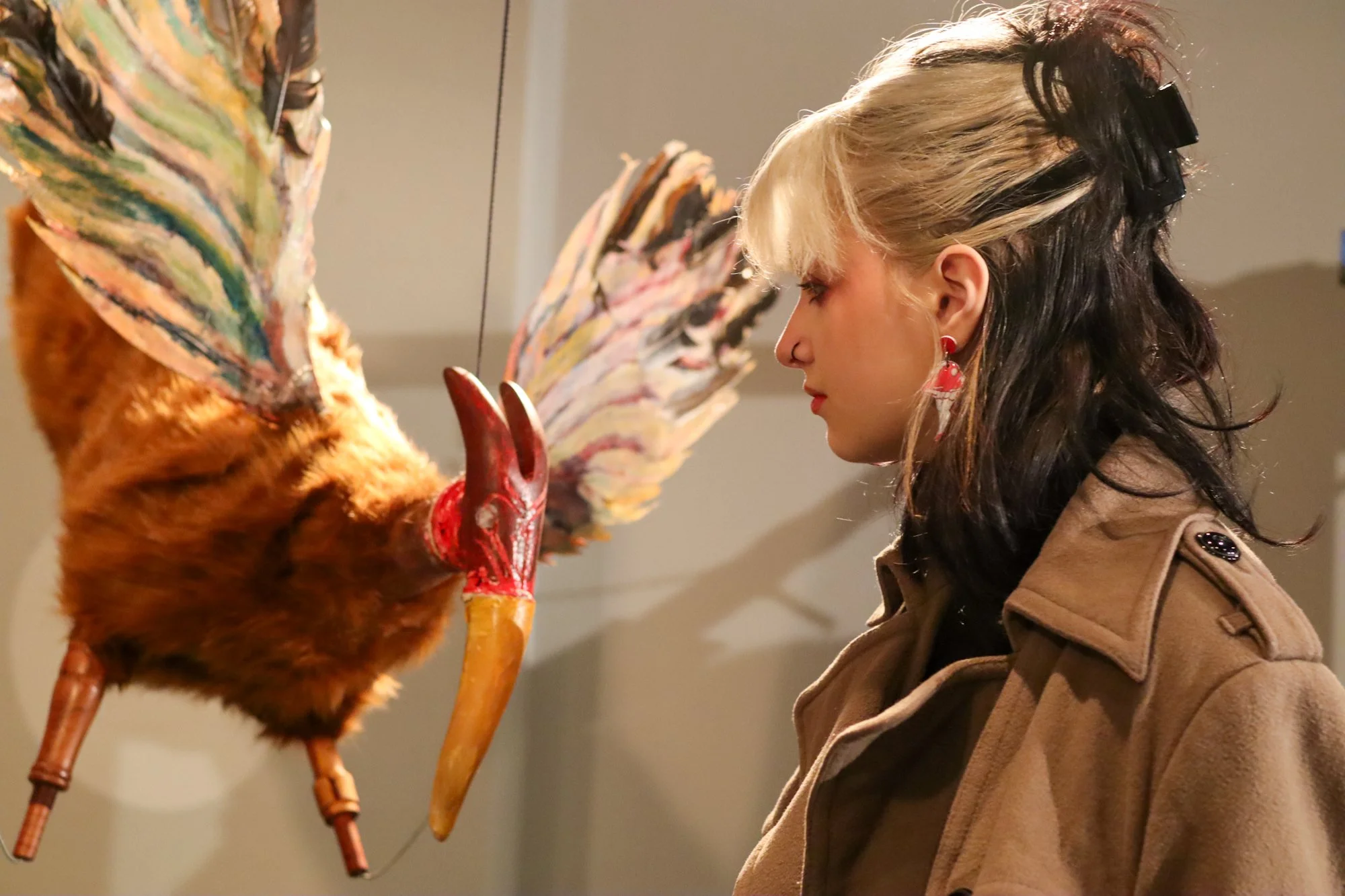 Visitor at the bagpipe art exhibition