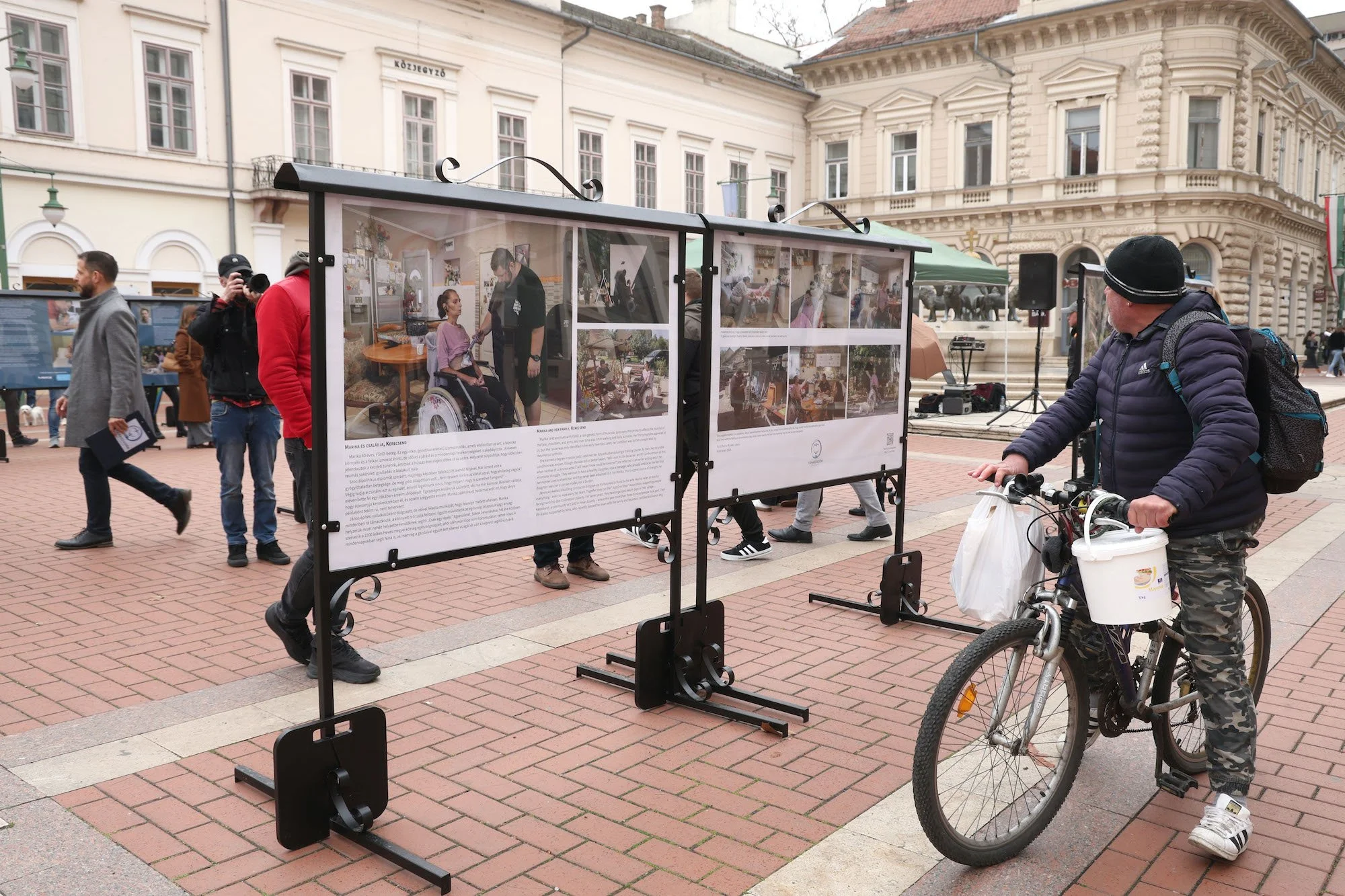 Public photo exhibition on chronic illness and family caregiving now on display in Szeged