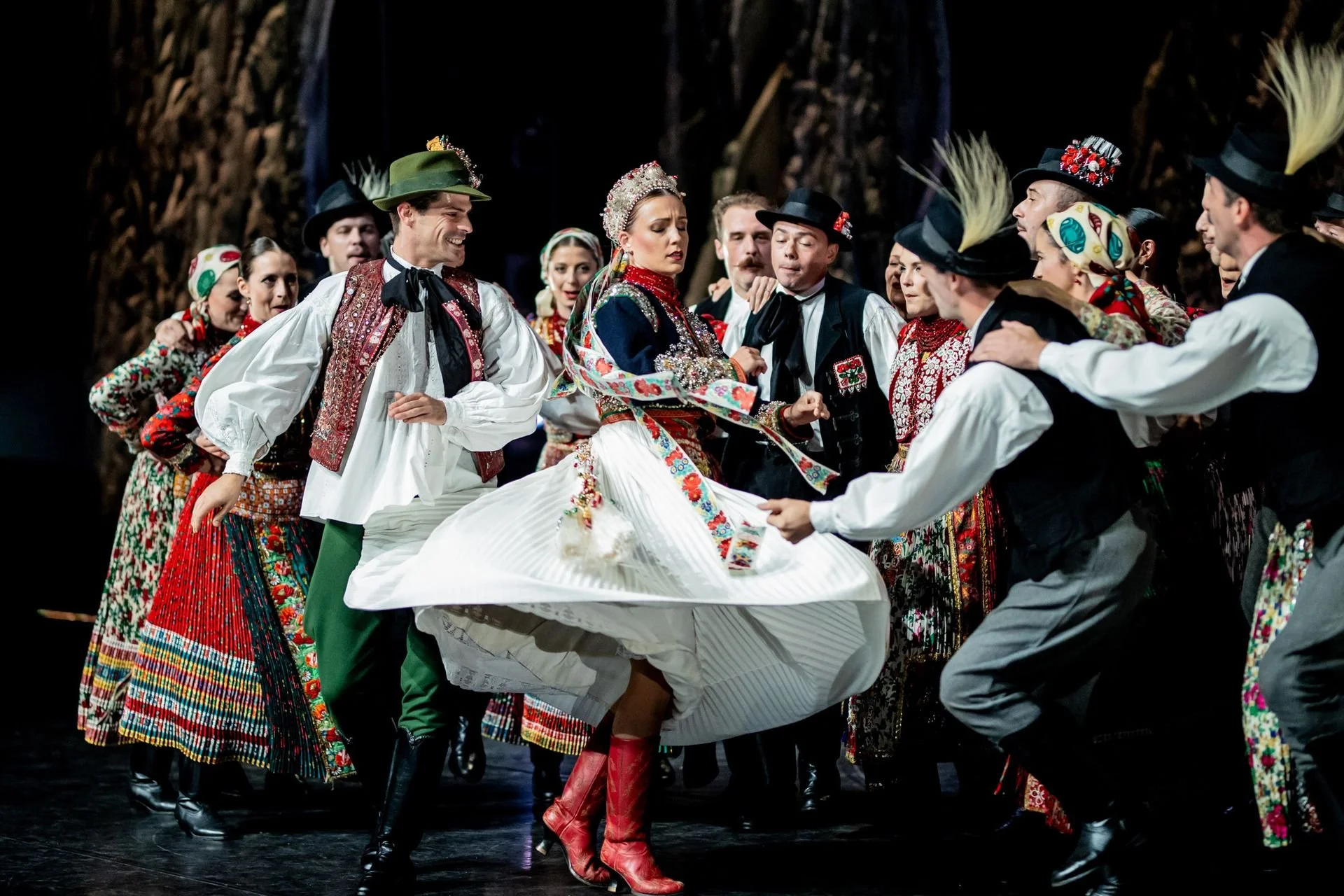 Hungarian National Dance Ensemble brings “The Faithless Wife” to Szeged