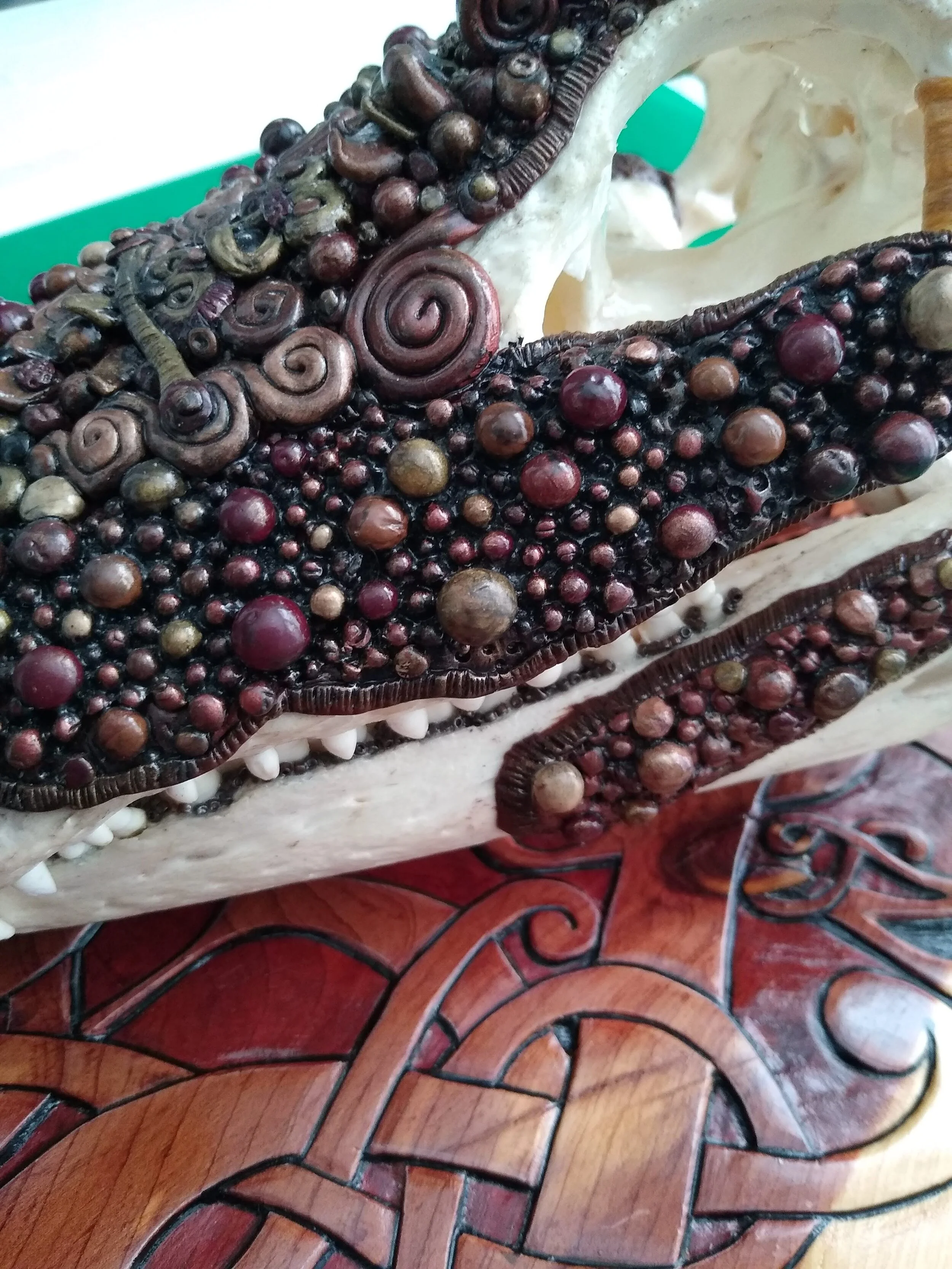 Nidhoggr (side and carving detail)