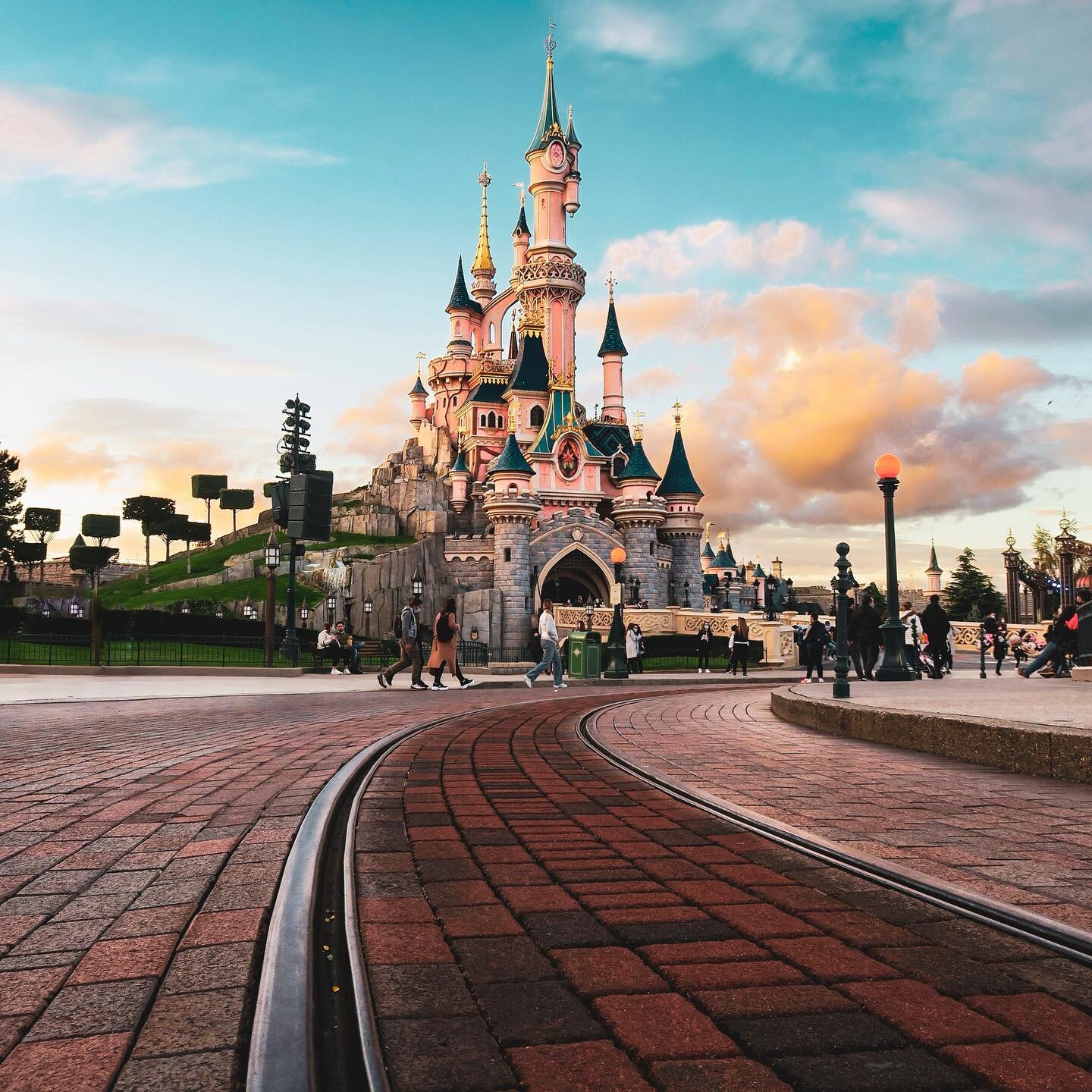 Who knows this beautiful castle&rsquo;s location?
 
Hint: it&rsquo;s not Walt Disney World.