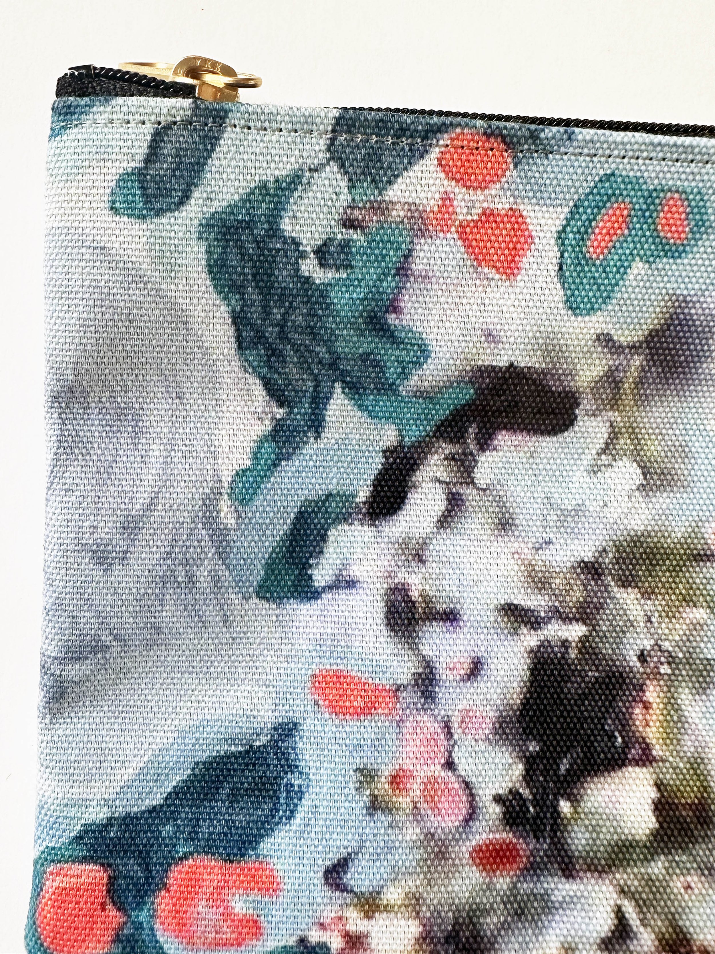 Pouch-detail-1.jpg