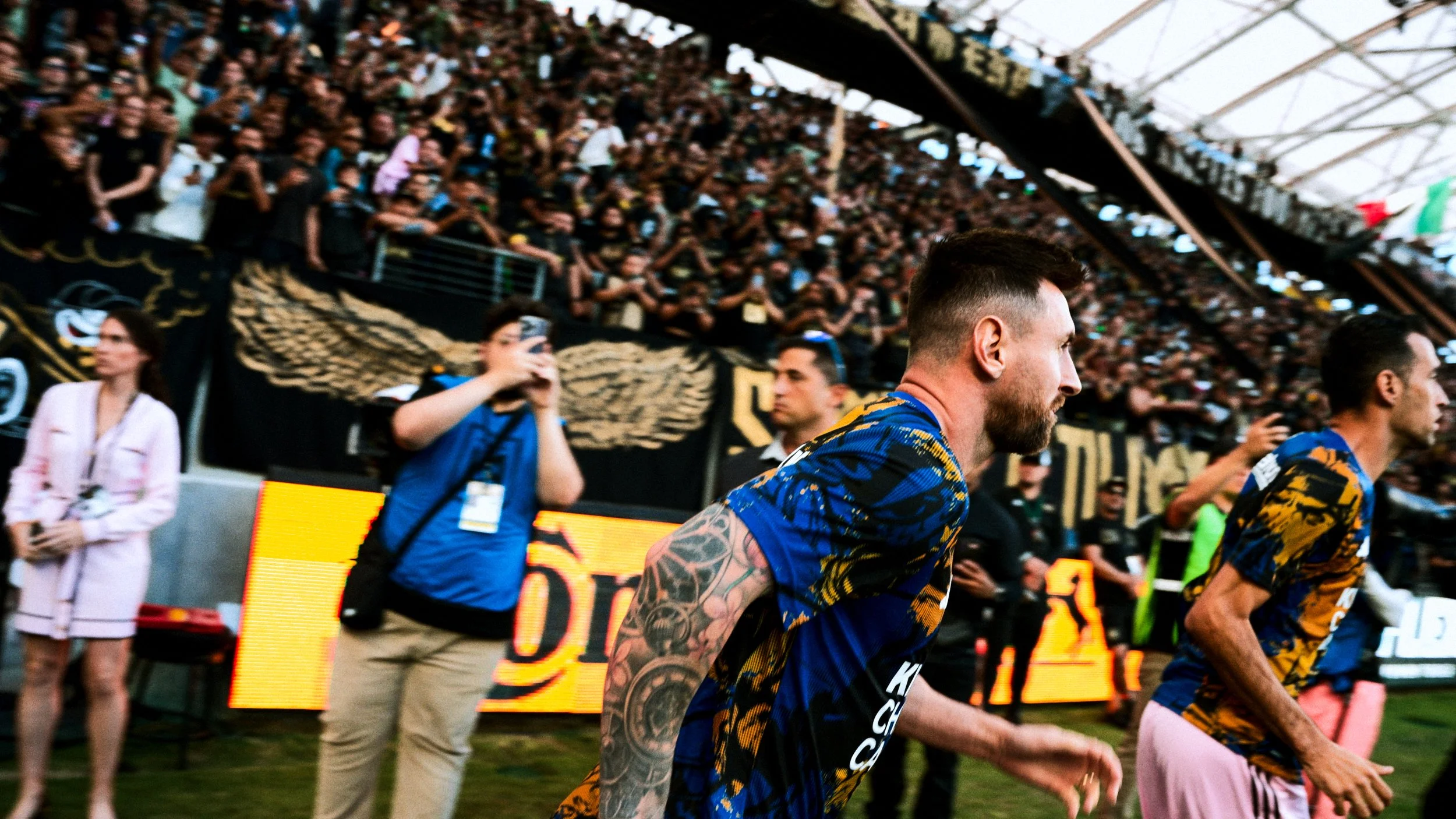 Messi Frames-21-2.jpg