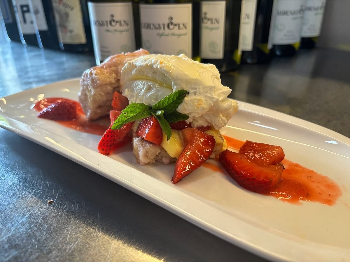 @maidenstoenwine popup at @saintsbarrelslo tonight featuring delicious rockfish and a chicken roulade over grits! Check out the strawberry shortbiscuit featuring strawberries from Okui Farms. #biscuits #slo #downtownslo #slowine #southern #slofoodies