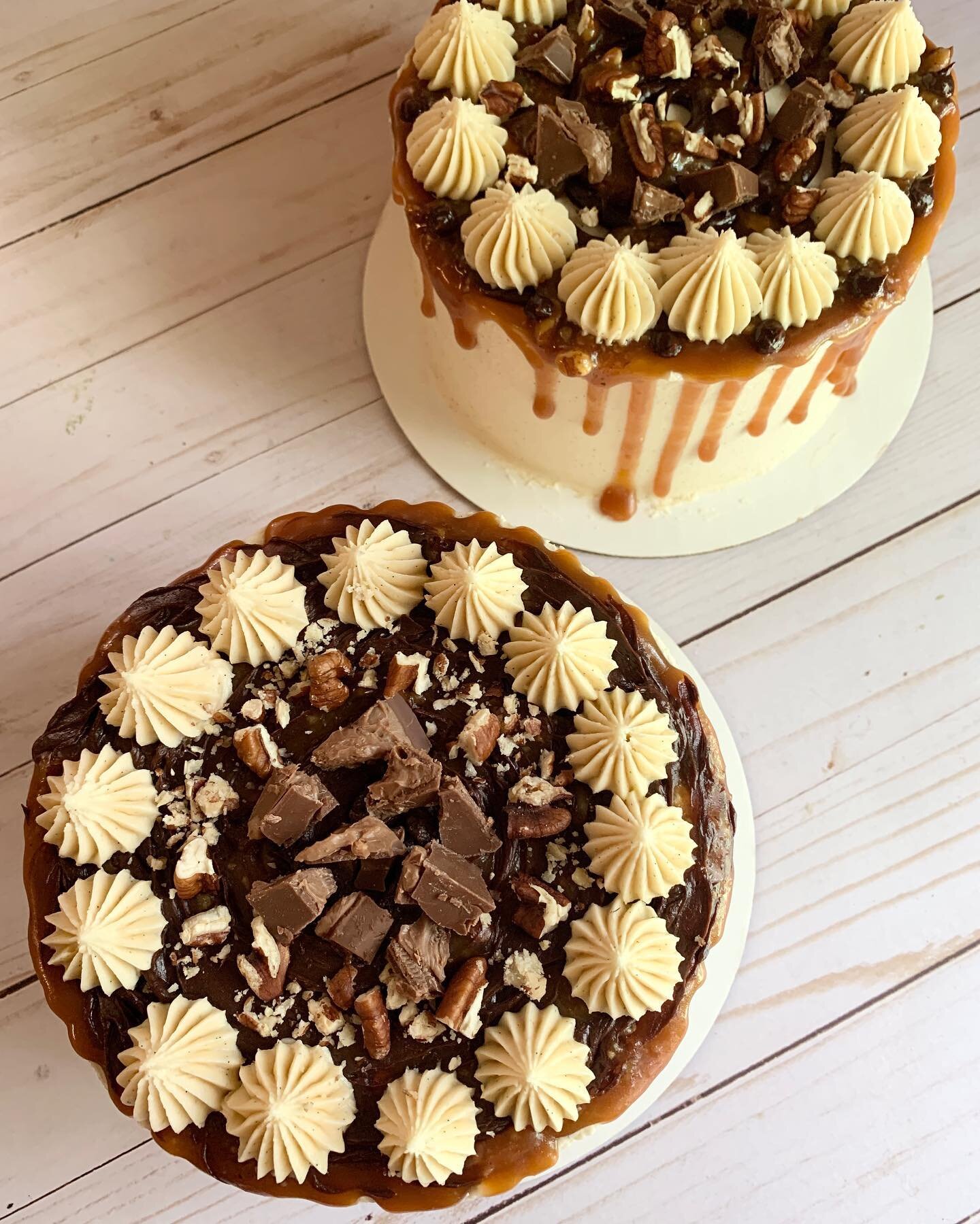 [SOLD OUT] I have 2 small Chocolate Turtle Cakes available for pickup today or tomorrow! 2 layer Chocolate Cake with Salted Caramel Buttercream with a gooey pecan caramel. Around 6 servings. $25 each. 

Delivery within Fayetteville City Limits is ava