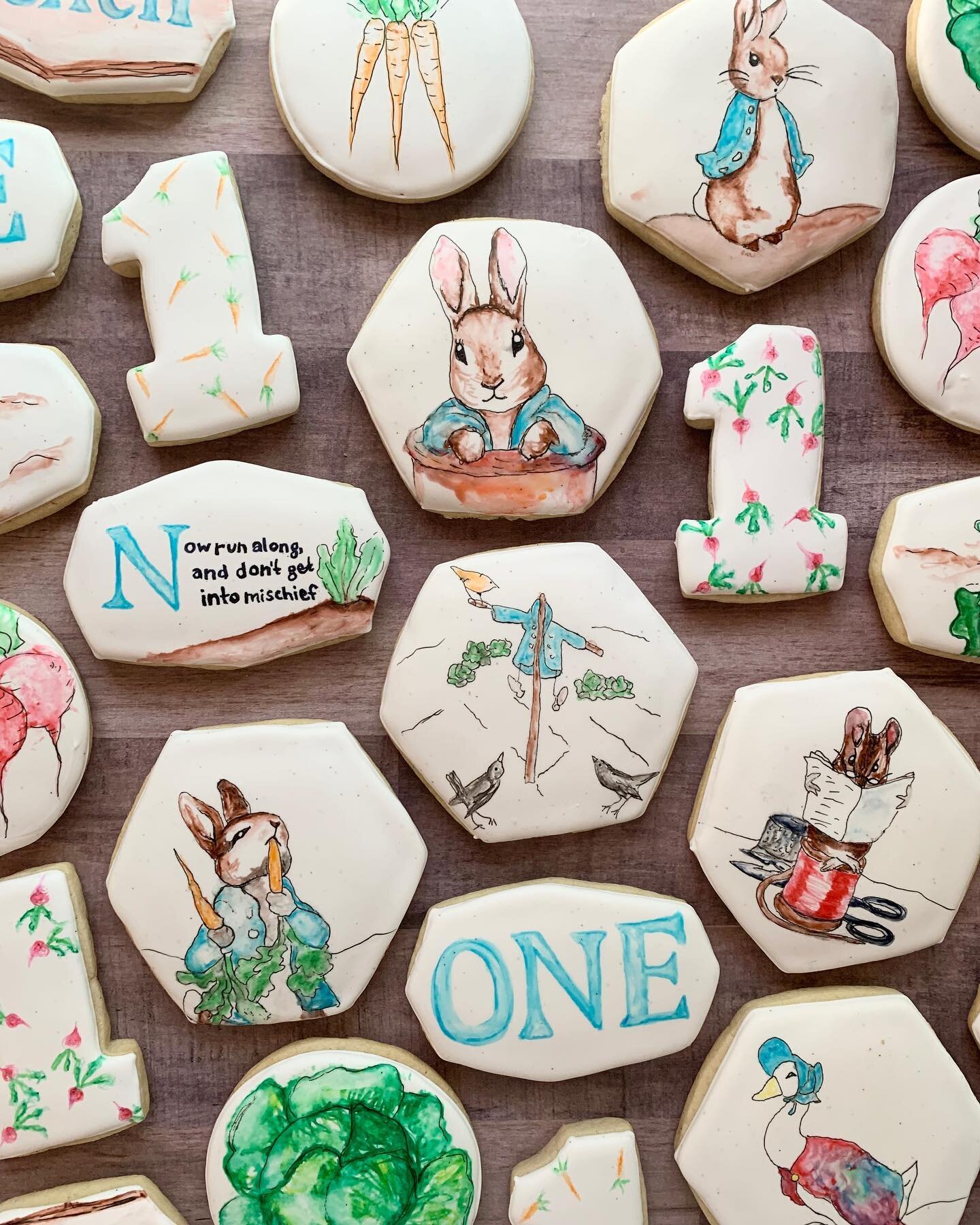 I was thrilled for this theme, y&rsquo;all. Some of you know how much I adore Beatrix Potter. I think they turned out pretty sweet. 

#fayettevillearkansas #fayettevillear #nwa #nwacookies #nwarkansas