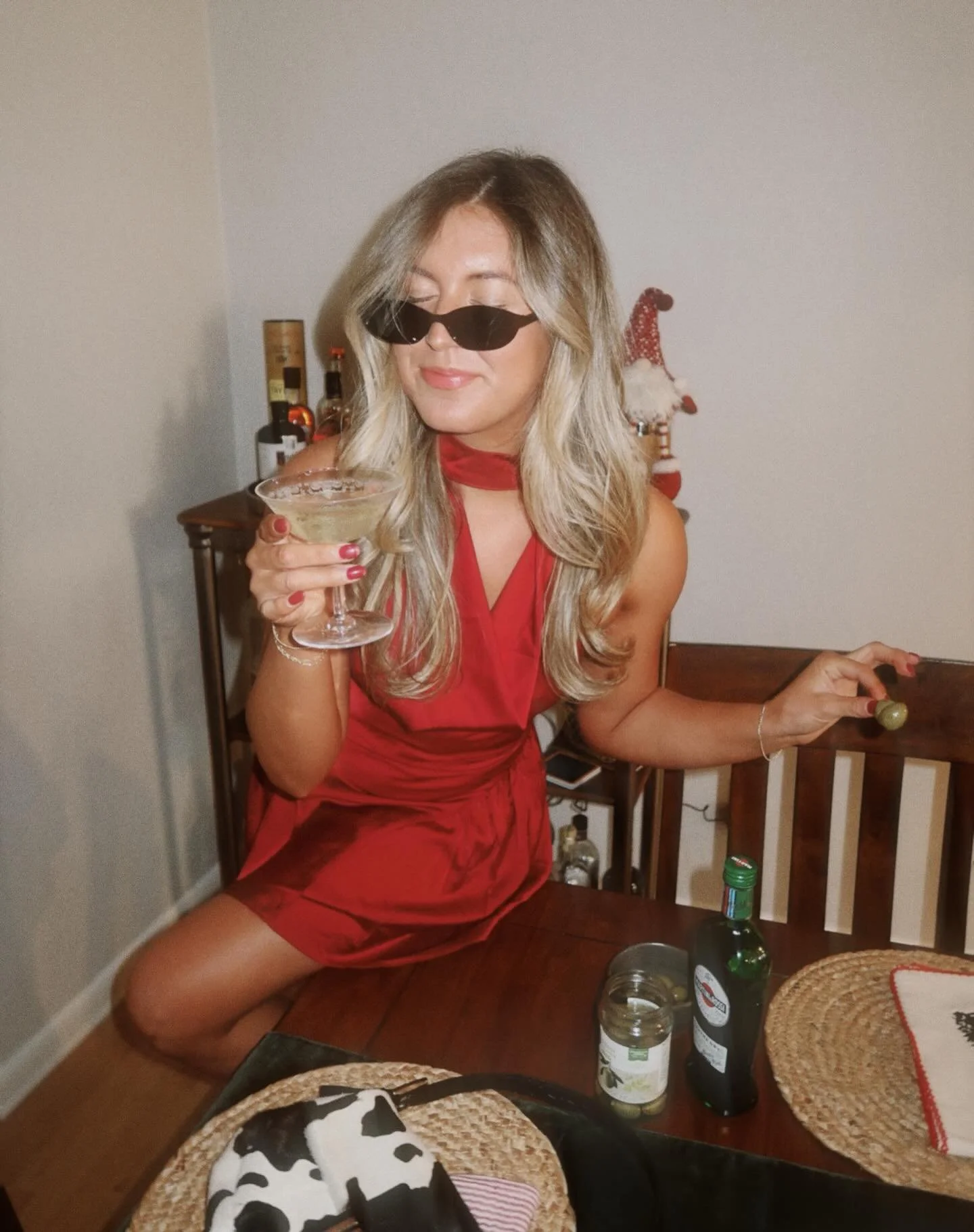 sip, sip, serve 🍸🫒 of course revenge is bringing you only the best holiday outfits tonight at 7:30 pm est in our last collection of the year!!! be sure to shop your outfits so you can sip &amp; serve too this holiday season 🌟