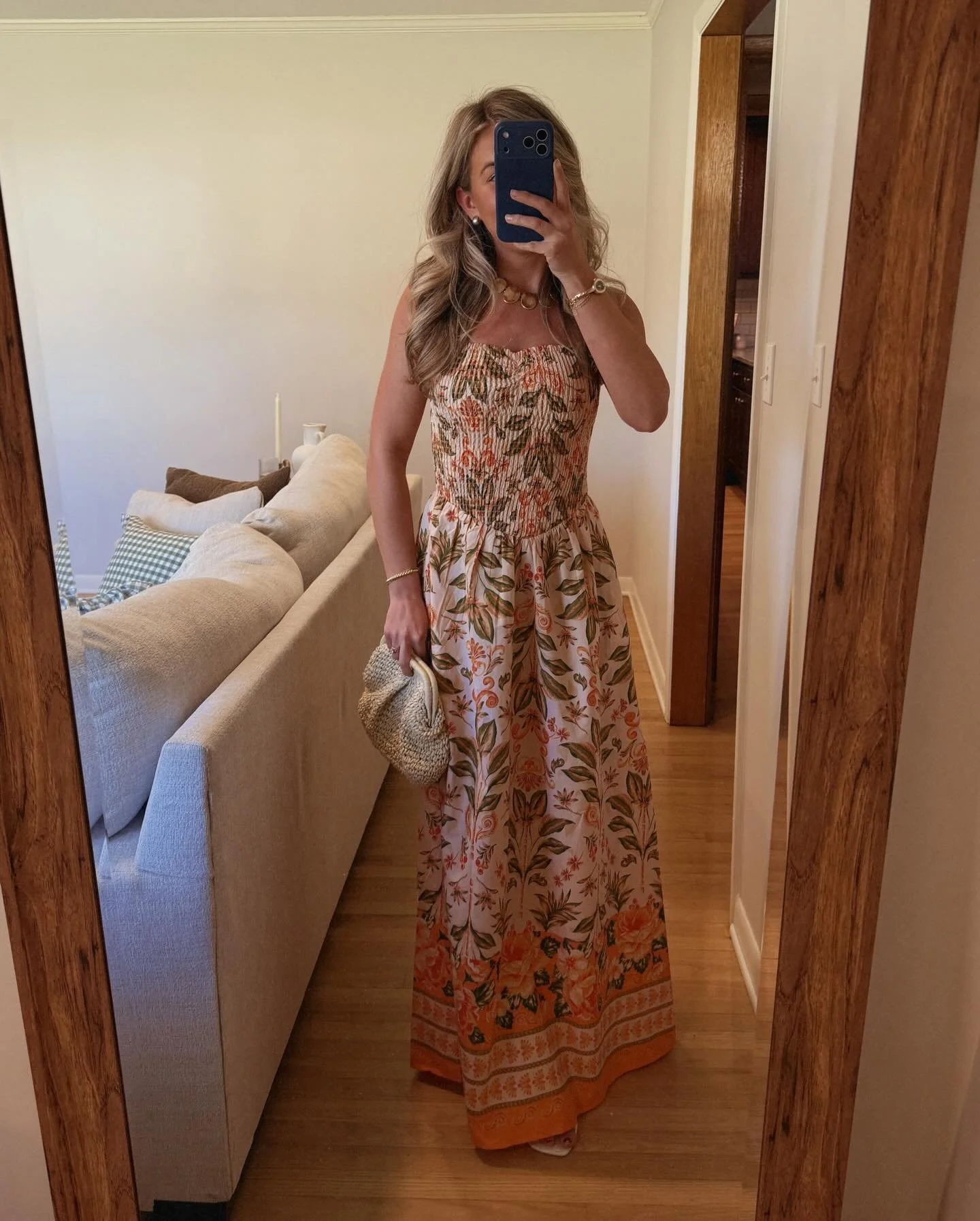 be sure to shop your Easter outfits today to ensure you get them in time for Easter⛪️💛