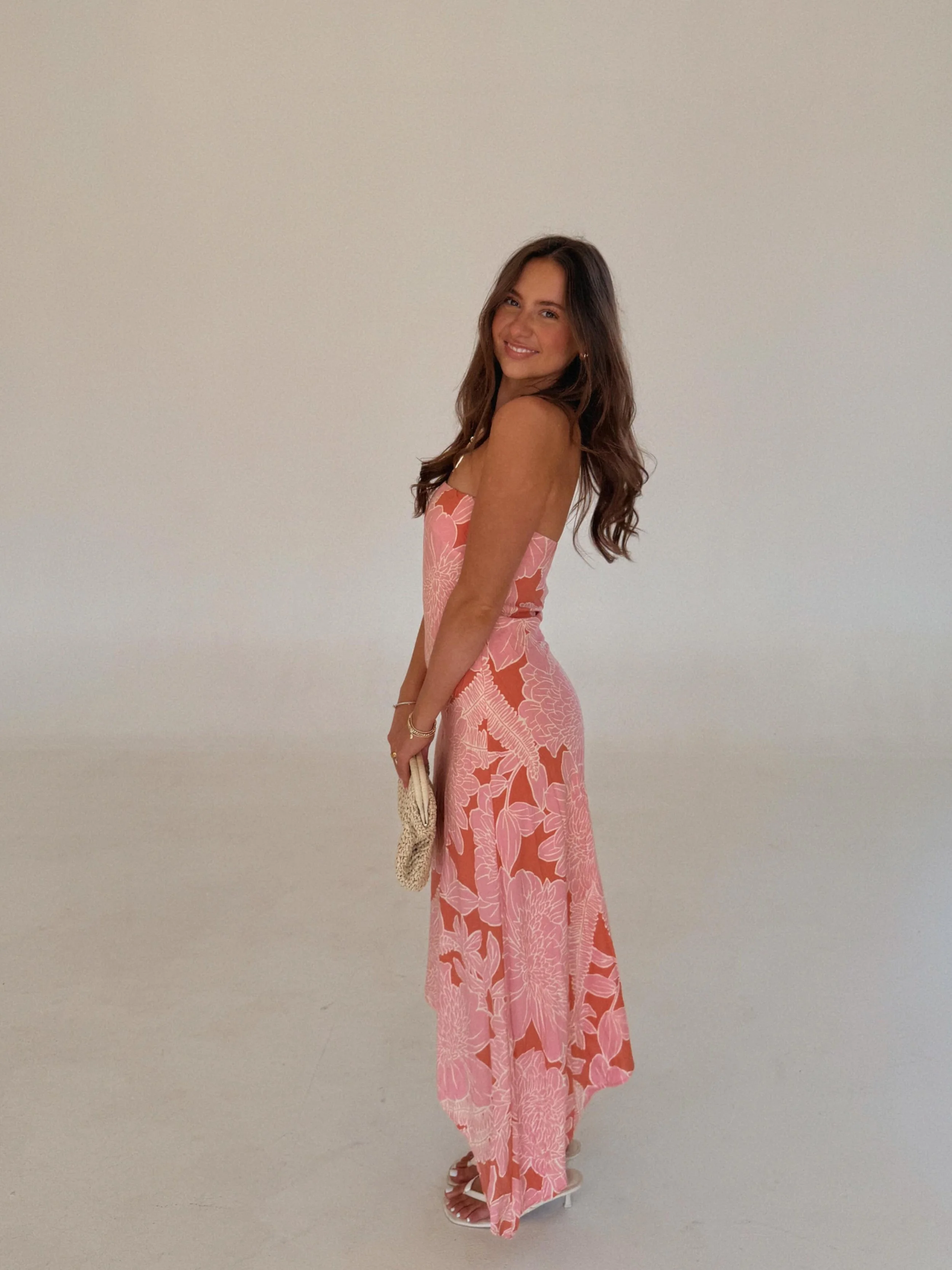 summer lovin dropping tonight 💛 see you then at 7:30 pm est!!