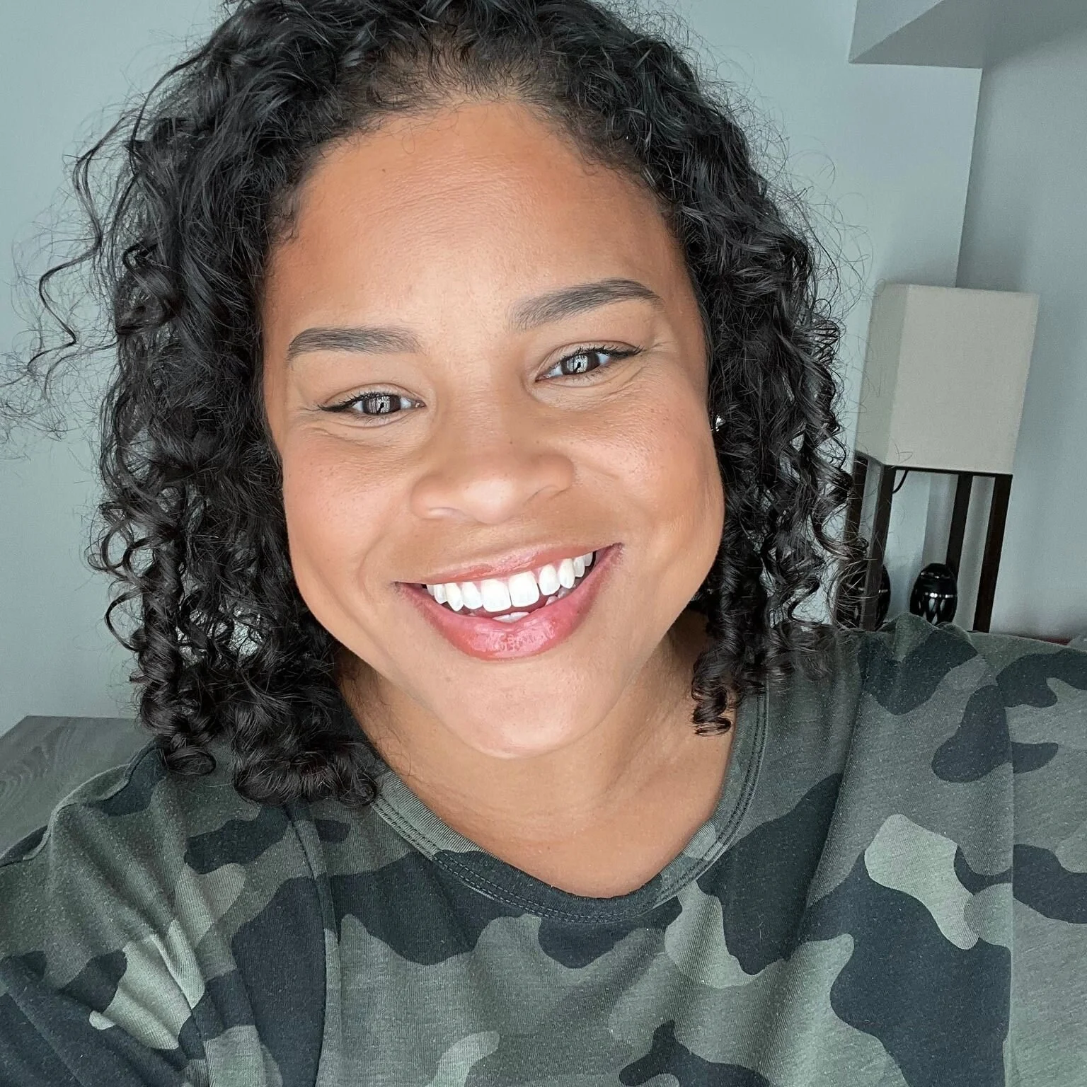 IT'S MY 5 YEAR BIZ-IVERSARY!!

(Actually, it was a few weeks ago but I completely forgot to stop and celebrate, so bear with me!)

A few little fun facts about me ...

I know it's conceited to admit it, but I'm the funniest person I know.  Standup co