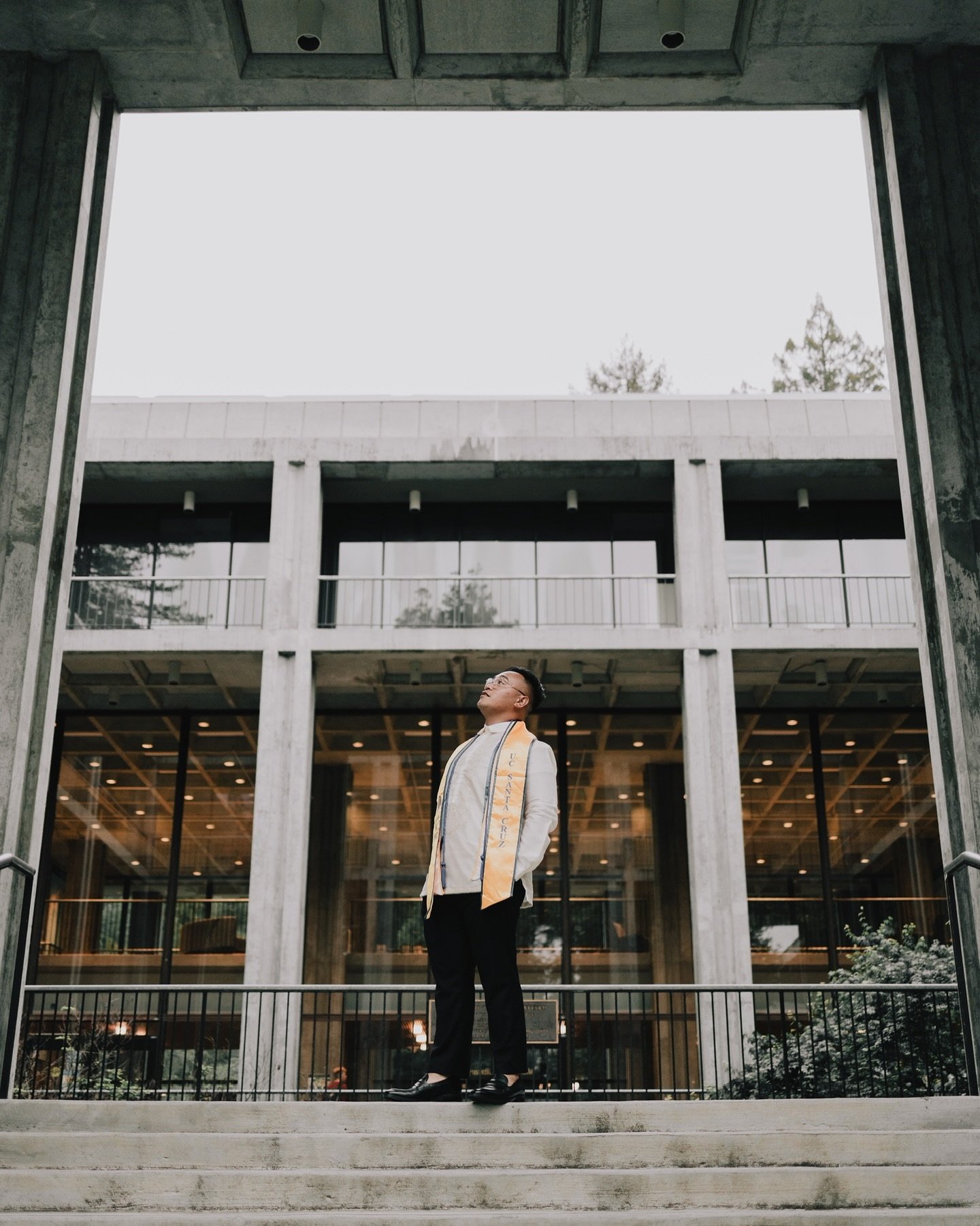 Where are our Summer Grads at?! Congratulations to the 2024 Graduates🎓😌 
&bull;
&bull;
Archived Files: 2022 UC Santa Cruz
_________
#classof2024 #graduation #UCSC