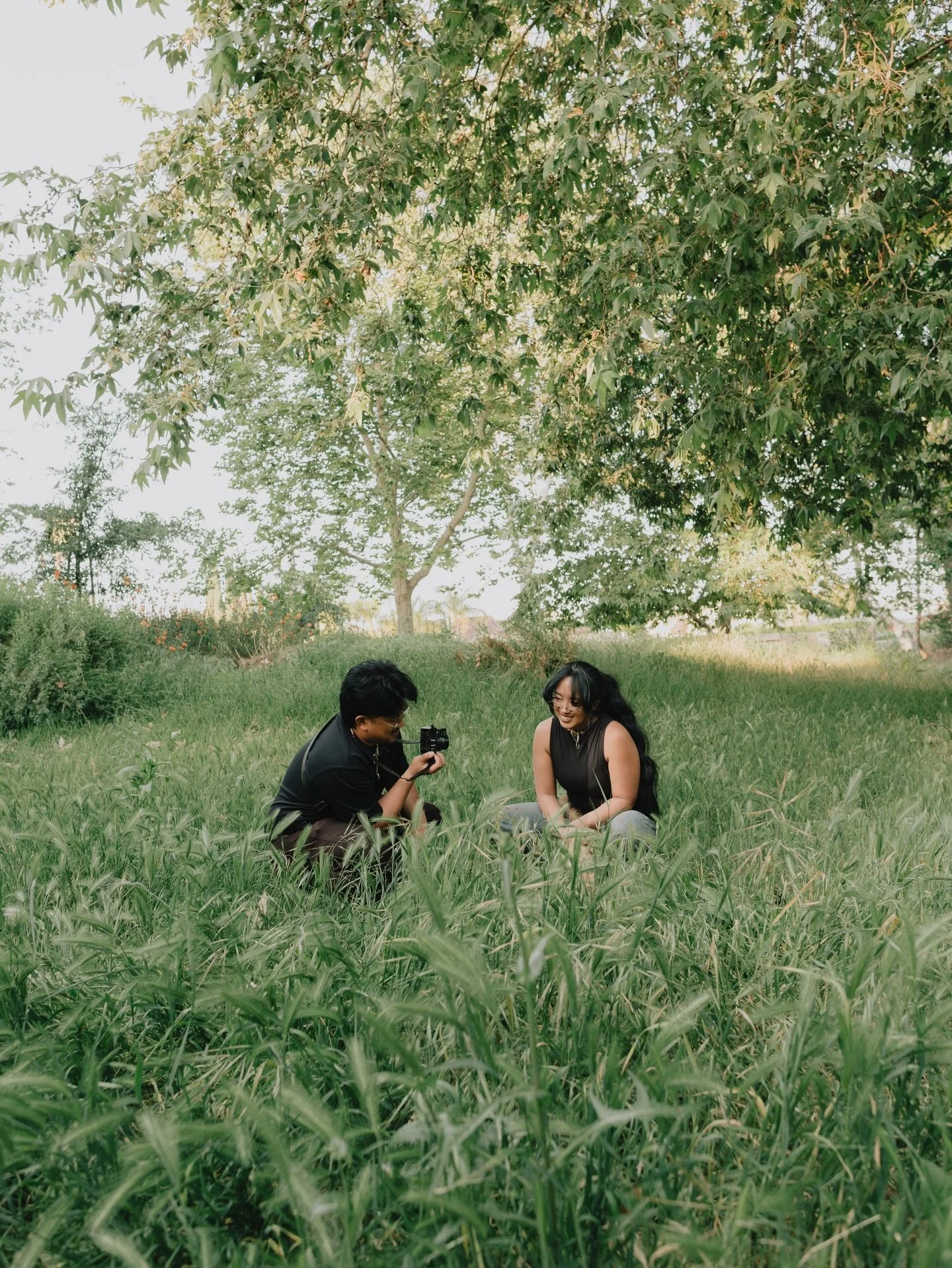 &ldquo;please bring your dog 🥹&rdquo;🍃
&bull;
&bull;
#couples #socalweddingphotographer