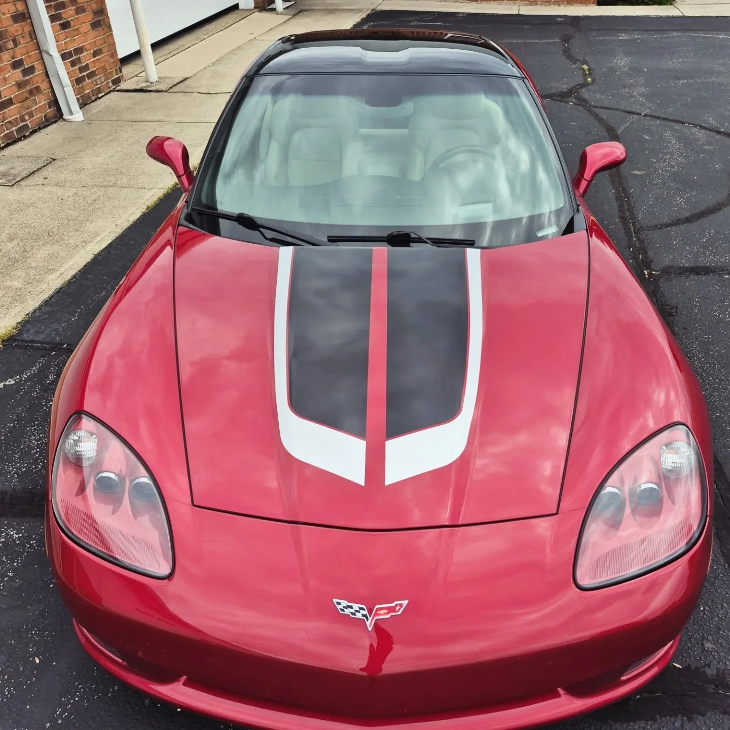 Corvette Stripes and Roof Wrap...
Avery Vinyl 
&bull;
&bull;
&bull;
#carwrap #paintisdead #wewrap #cargraphics #vinylwrap #corvette #stripes #vette #roofwrap