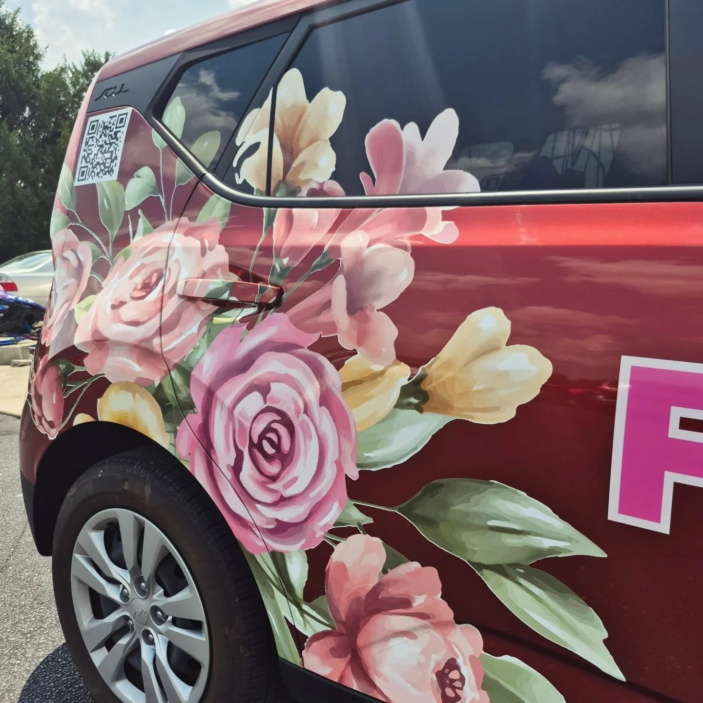 Huber Heights Floral partial wrap...
&bull;
&bull;
&bull;
#wewrap #carwrap #partialwrap #flowers #floral