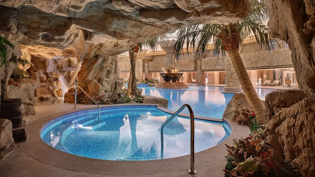 BEIGH-P0535-Swimming-Pool-Detail.16x9.webp