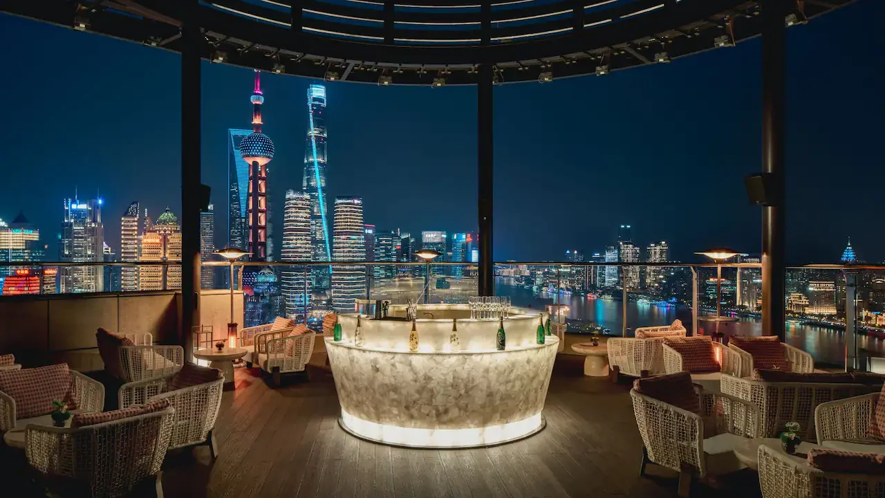 SHANG-R0007-Vue-Bar-City-View-Night.16x9.webp